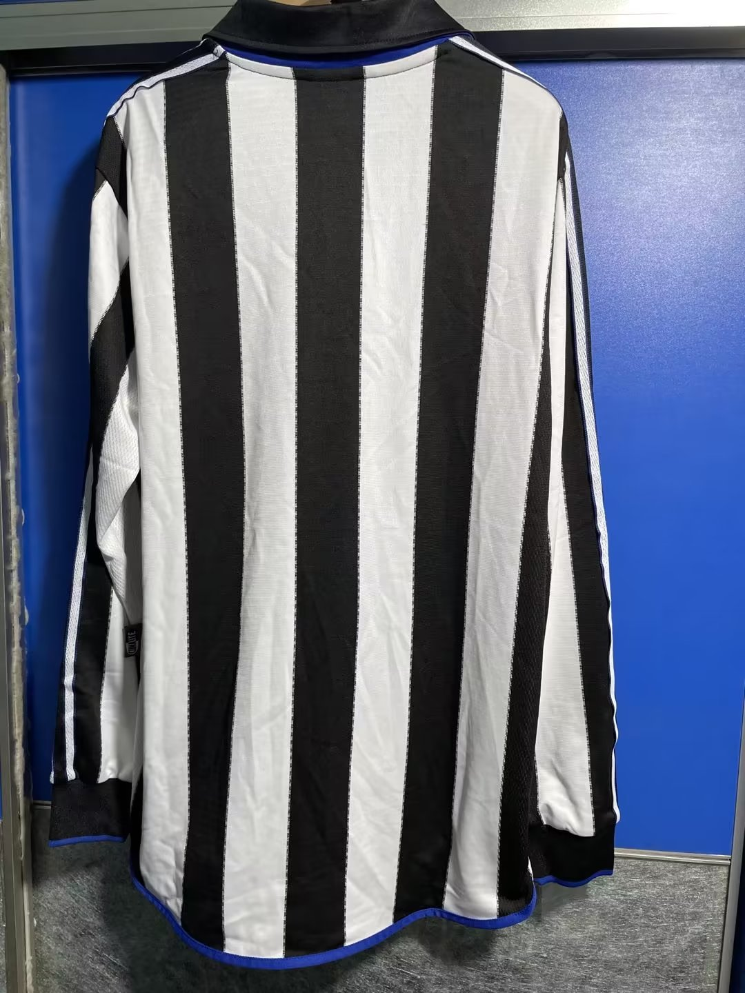 2000-2001 Newcastle Home Long sleeves Retro Soccer Jersey