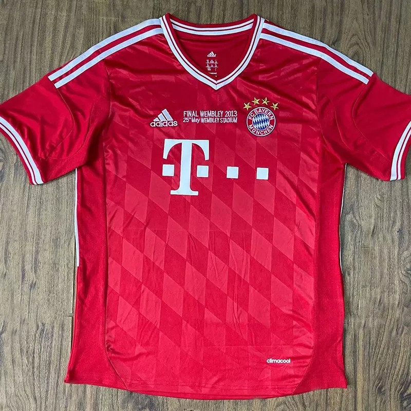 2013 Bayern Home Retro Soccer Jersey (胸前决赛字)