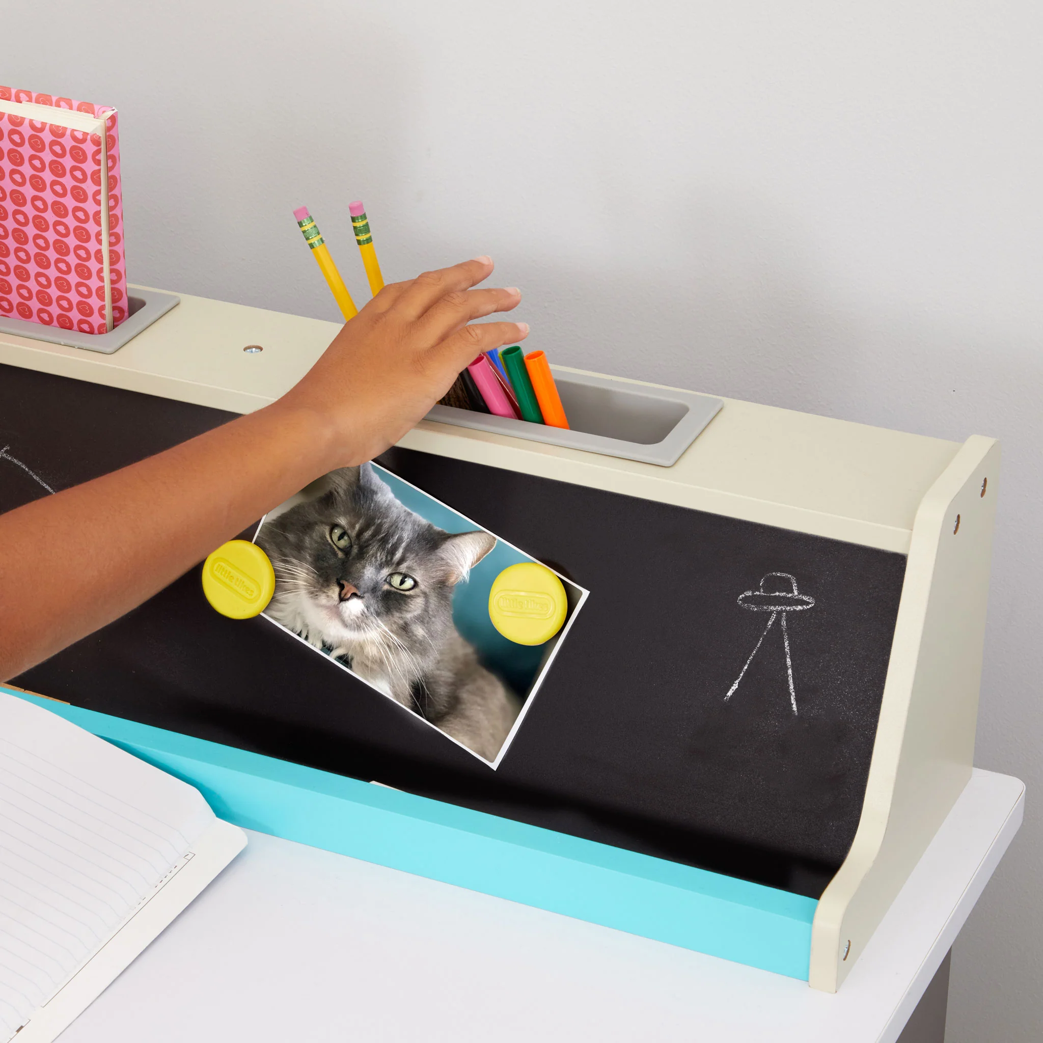 2-in-1 Chalkboard Desk - leoleo123123