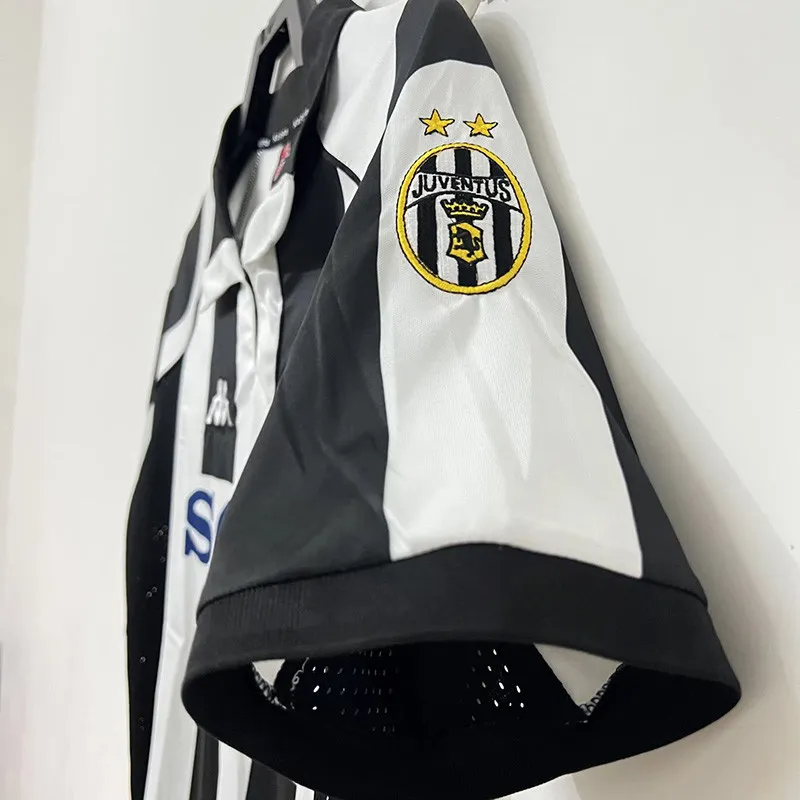 1997-1998 JUV Home Retro Soccer Jersey