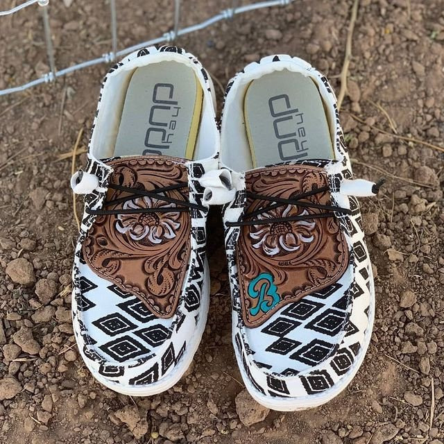 Women's Shoes Custom Wendy Pieced Leather Pattern Engraving