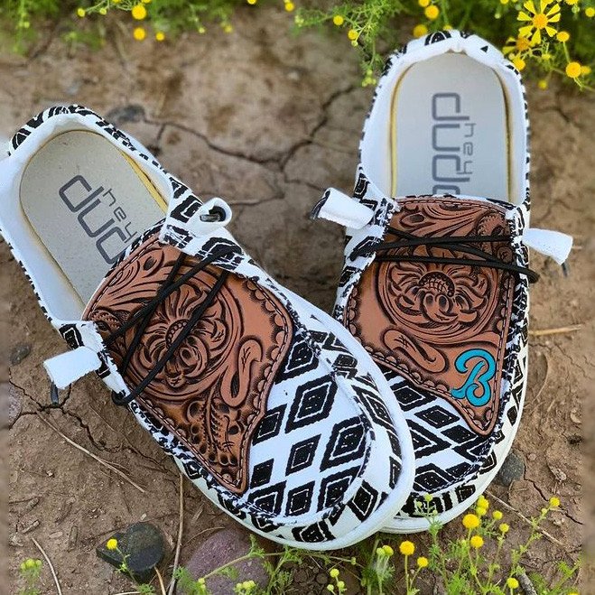 Women's Shoes Custom Wendy Pieced Leather Pattern Engraving