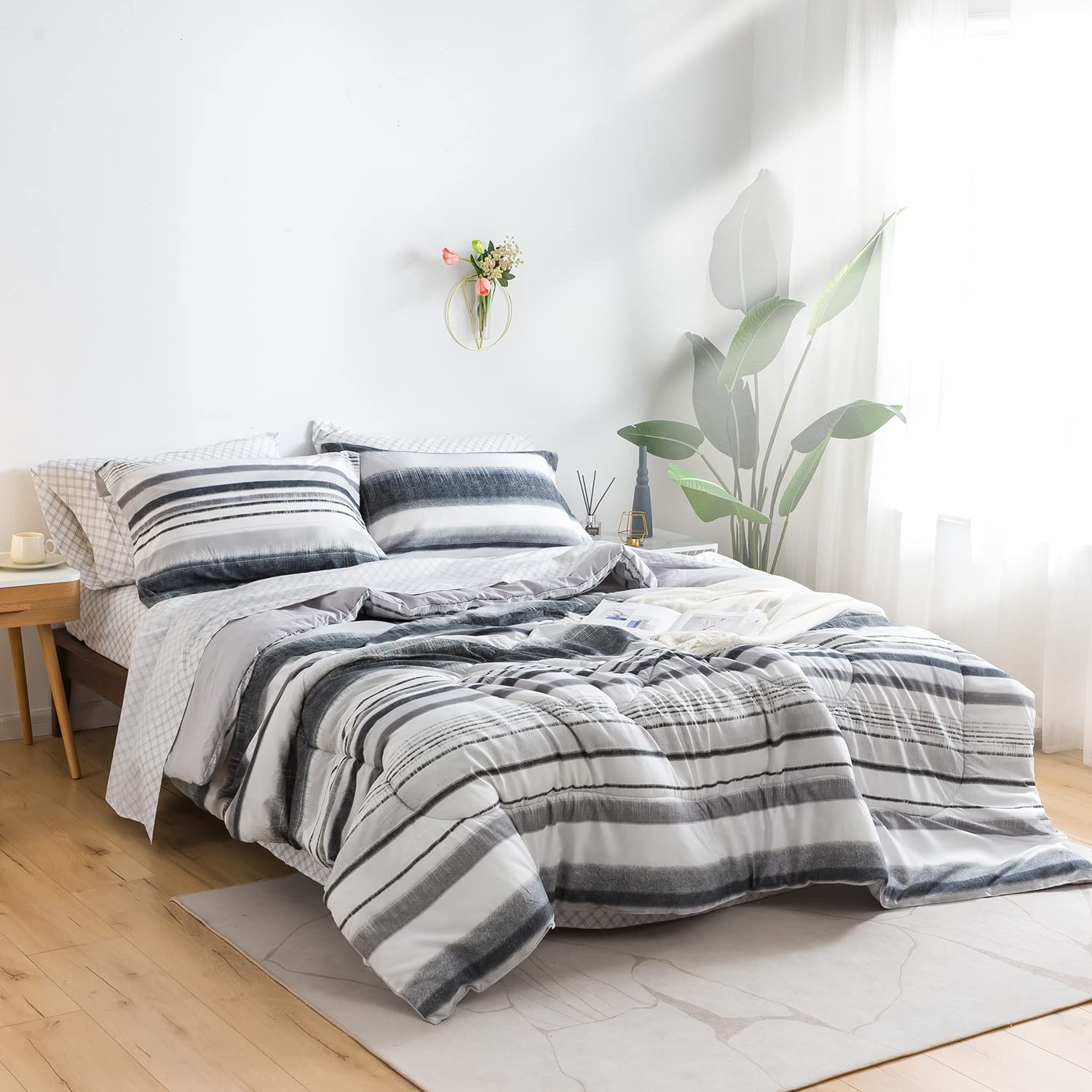 Microfiber Filled Light Bed Quilt with Pillowcase Single Double Bed Bedding Set Spring Summer