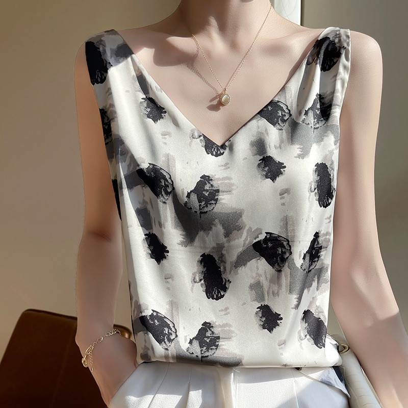 2022 Summer Women's V-neck Silk Top Satin Top with Beautiful Print Luxry Summer Vest Top Cropped Top Tops for Women Sexy Blouse
