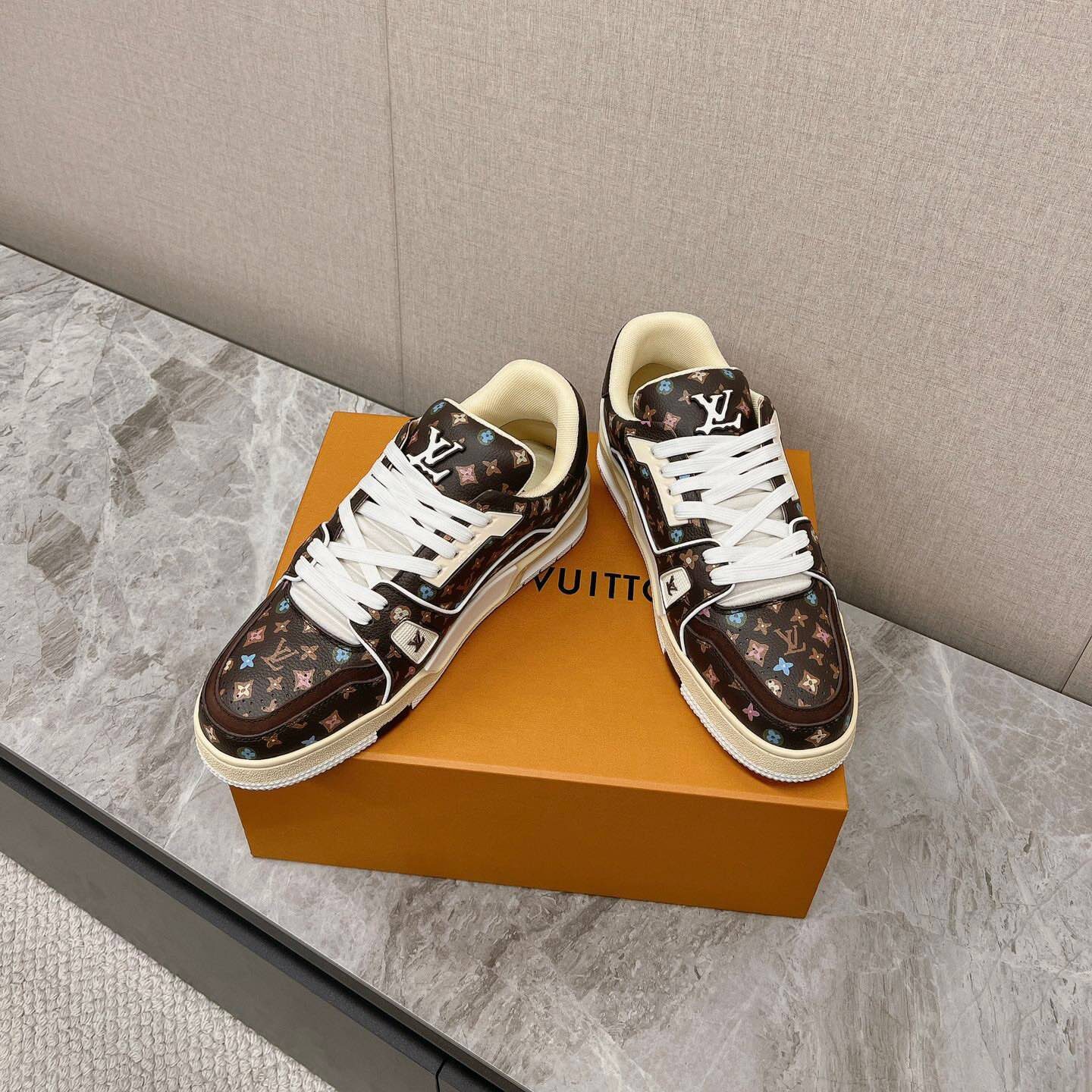 New Feature Graphic Board Shoes