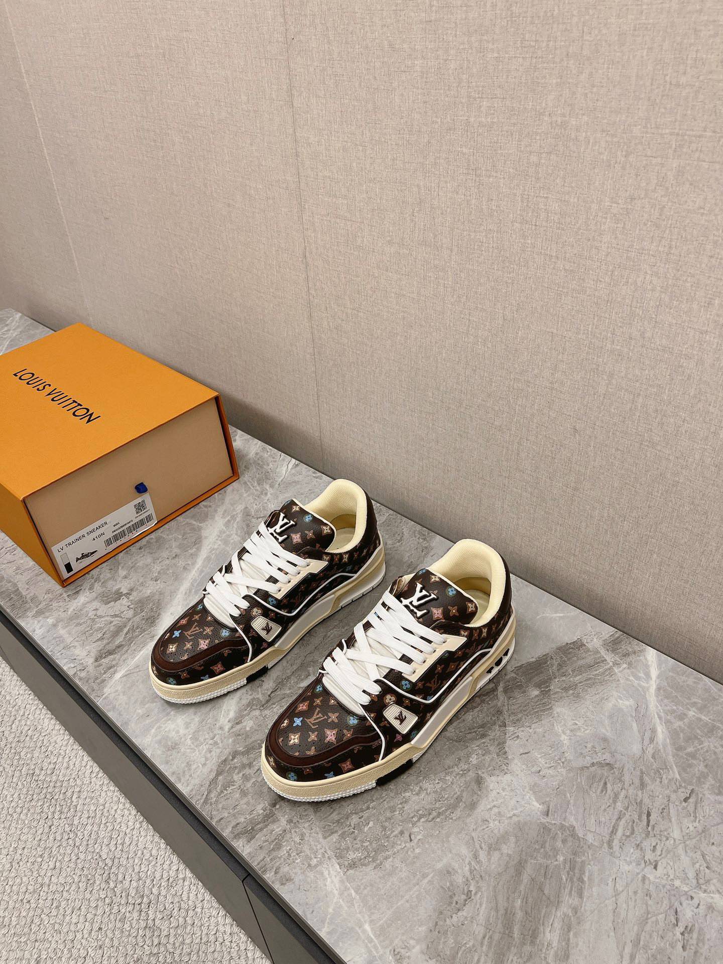 New Feature Graphic Board Shoes
