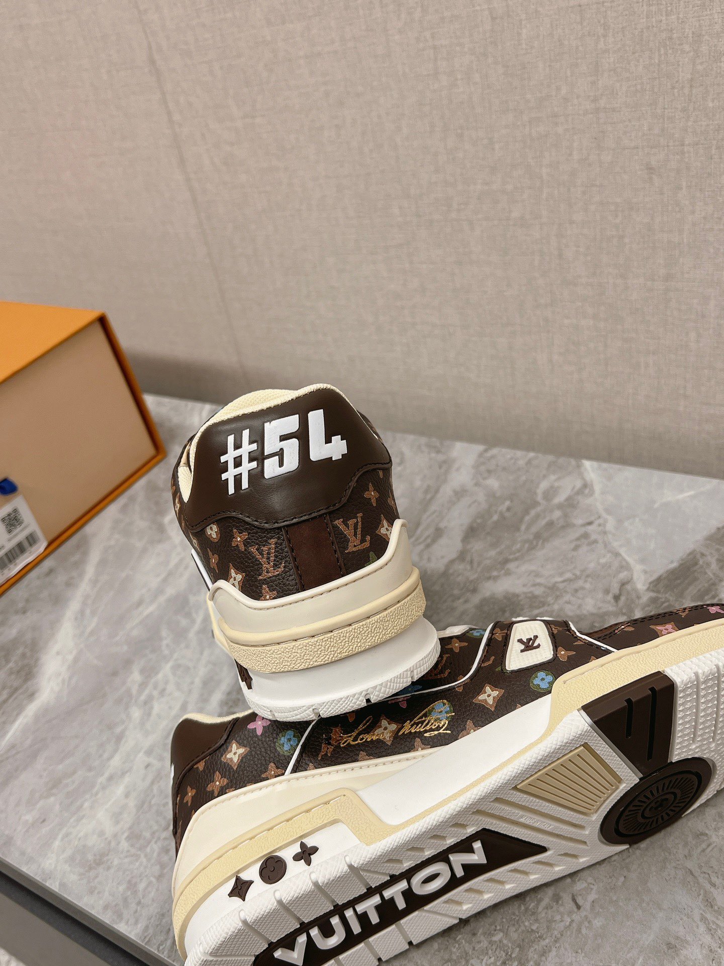New Feature Graphic Board Shoes