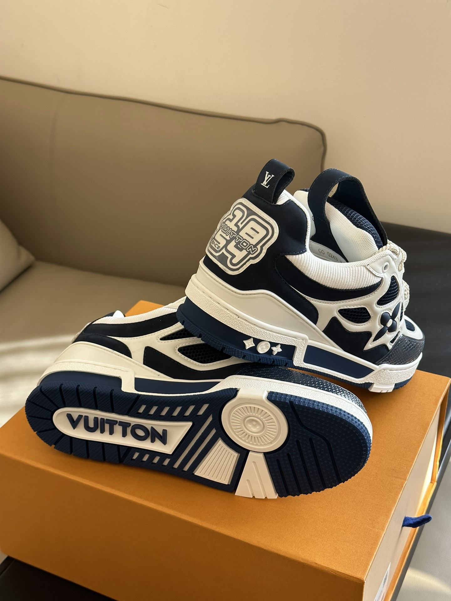 High quality sports shoes