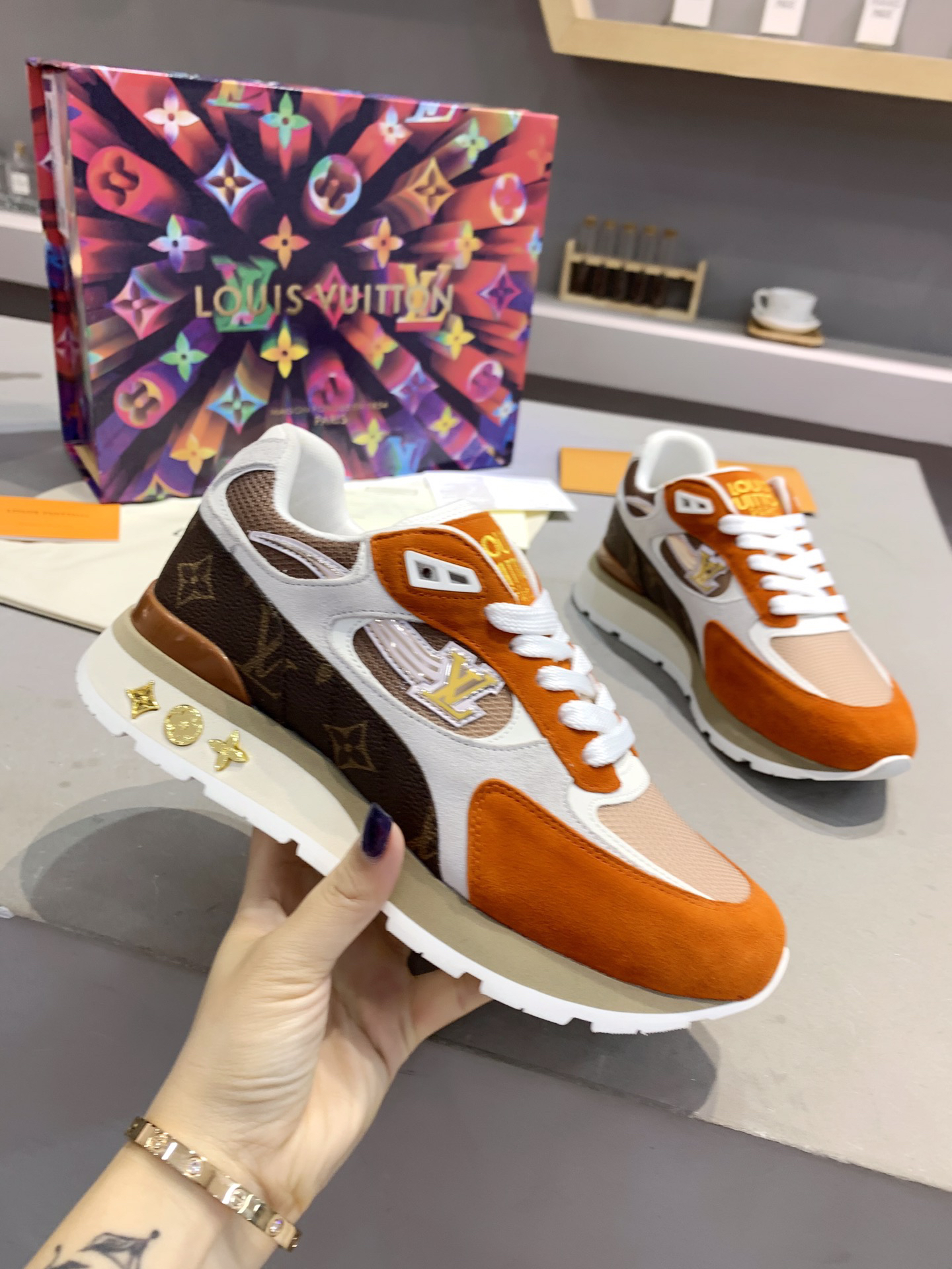 Limited color matching sneakers