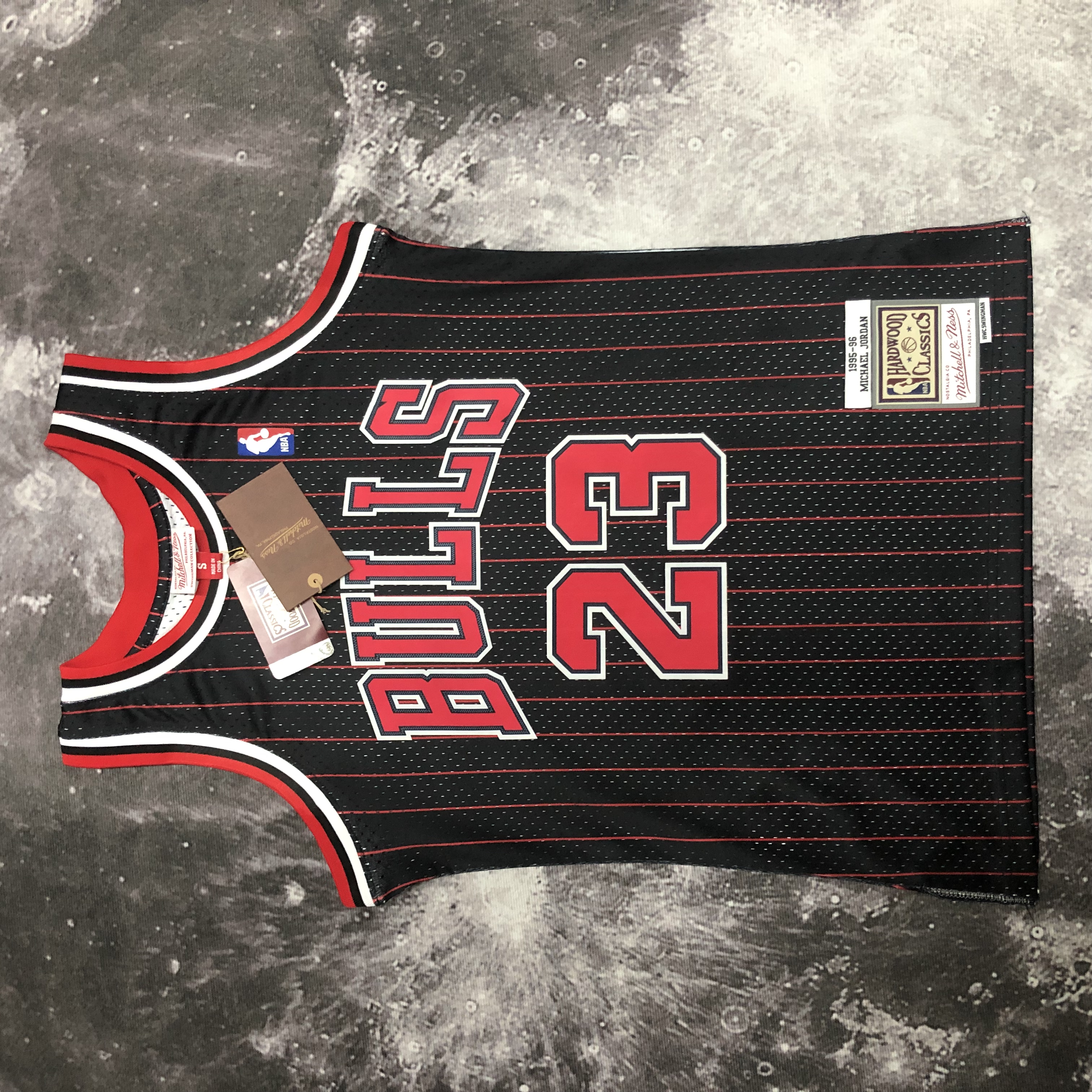 NBA Men Season 1996 Retro Chicago Bulls Black Stripe #23 JORDAN Jersey High Quality Name and Number Print - leoleo123123