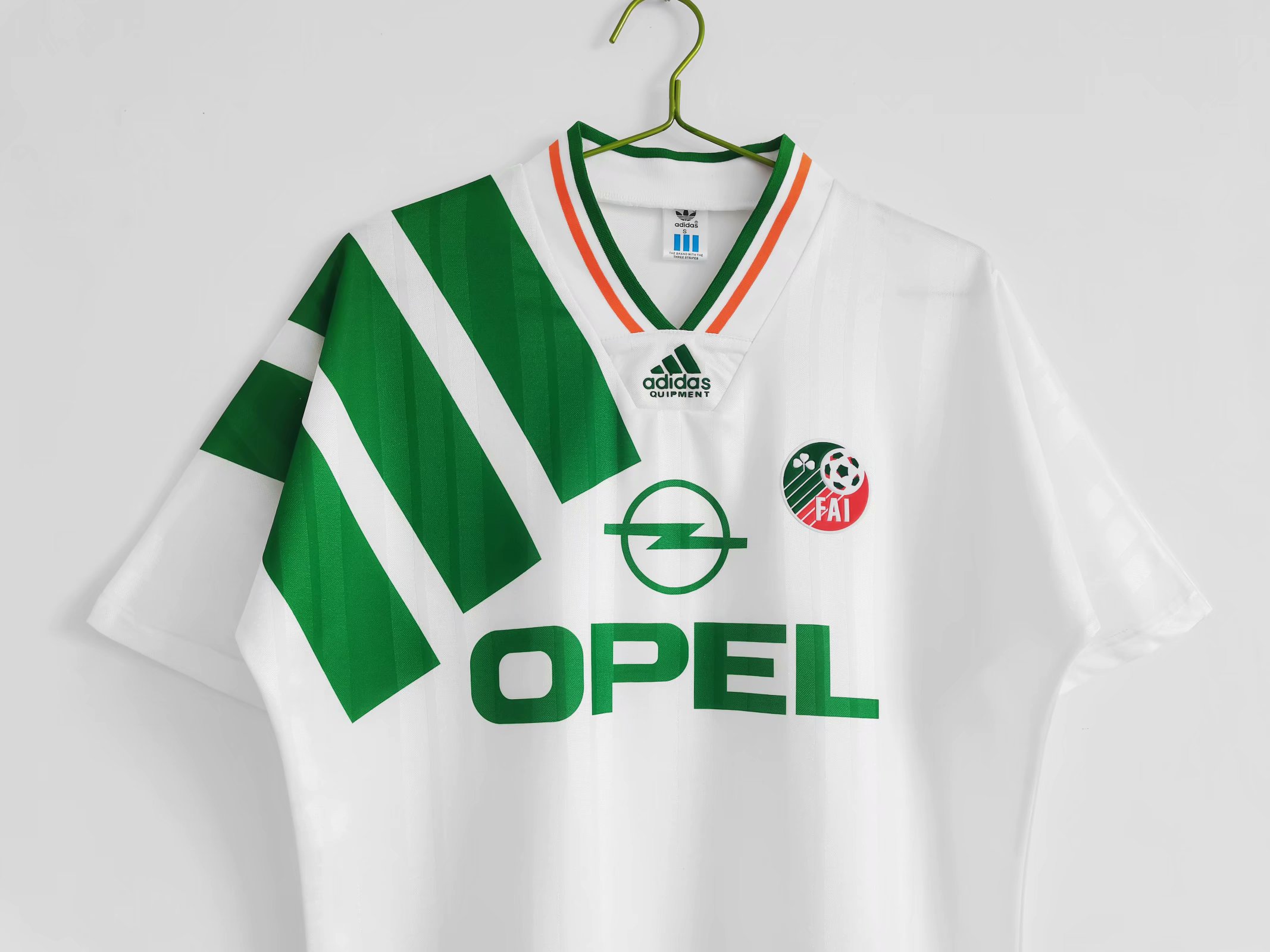 92/92 Ireland Away Retro Jersey - leoleo123123