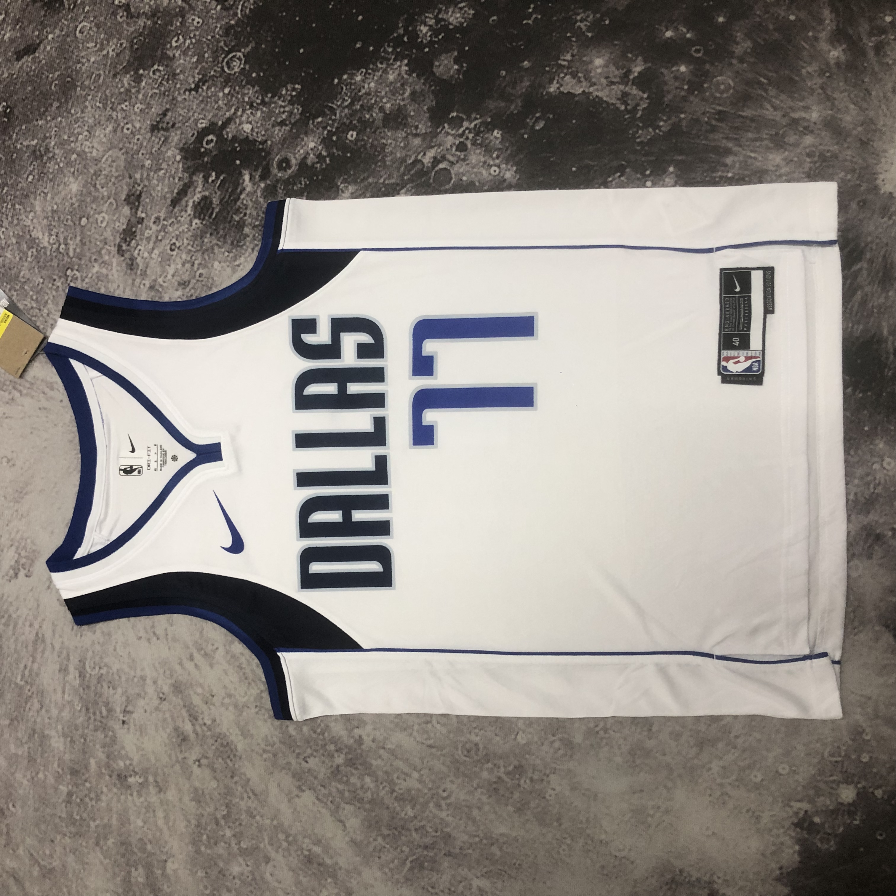 NBA Men 2023 Dallas Mavericks White #77 DONCIC Jersey High Quality Name and Number Print - leoleo123123