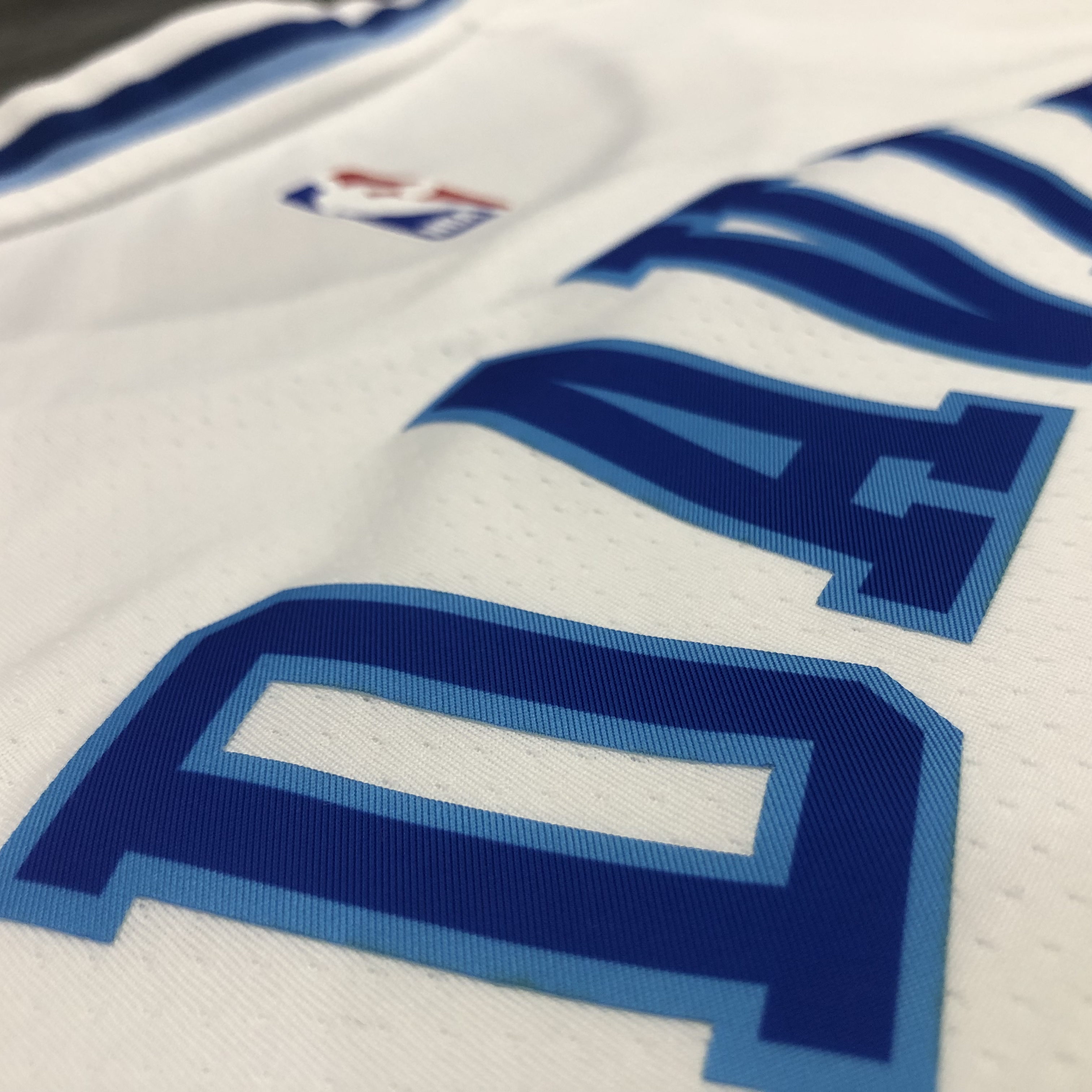 NBA Men Los Angeles Lakers Retro in Latin #3 DAVIS white Round Neck Jersey High Quality Name and Number Print - leoleo123123