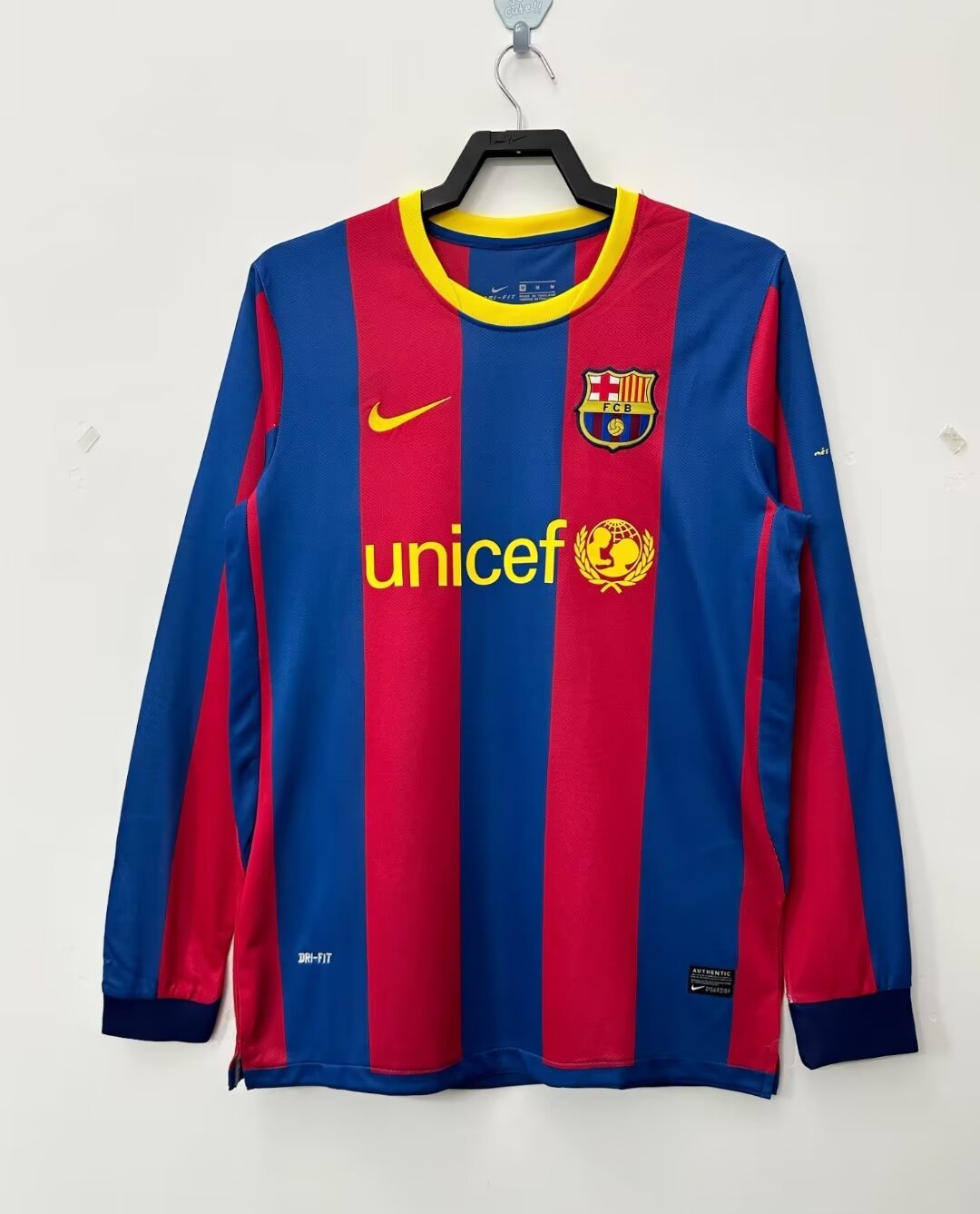 10/11 Barcelona Home Retro Jersey Liga Version Long Sleeve - leoleo123123