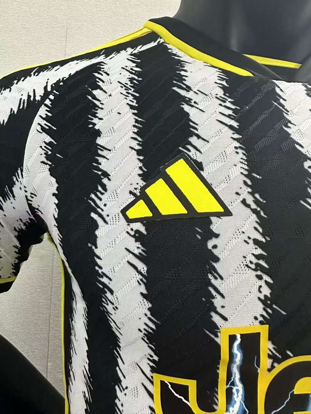 23/24 Juventus Home Jersey Player Version 1:1 Quality - leoleo123123