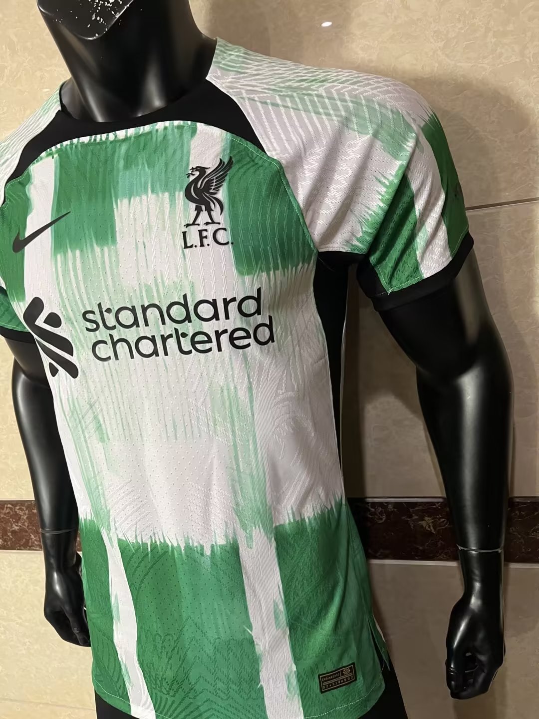 23/24 Liverpool Green With White Jersey Player Version 1:1 Quality - leoleo123123