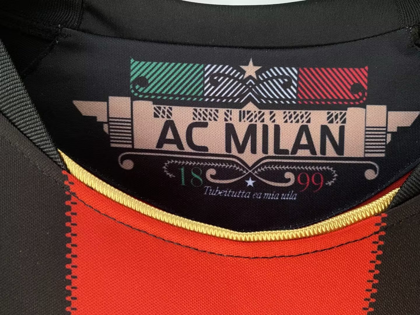 10/11 AC Milan Home Retro Jersey - leoleo123123