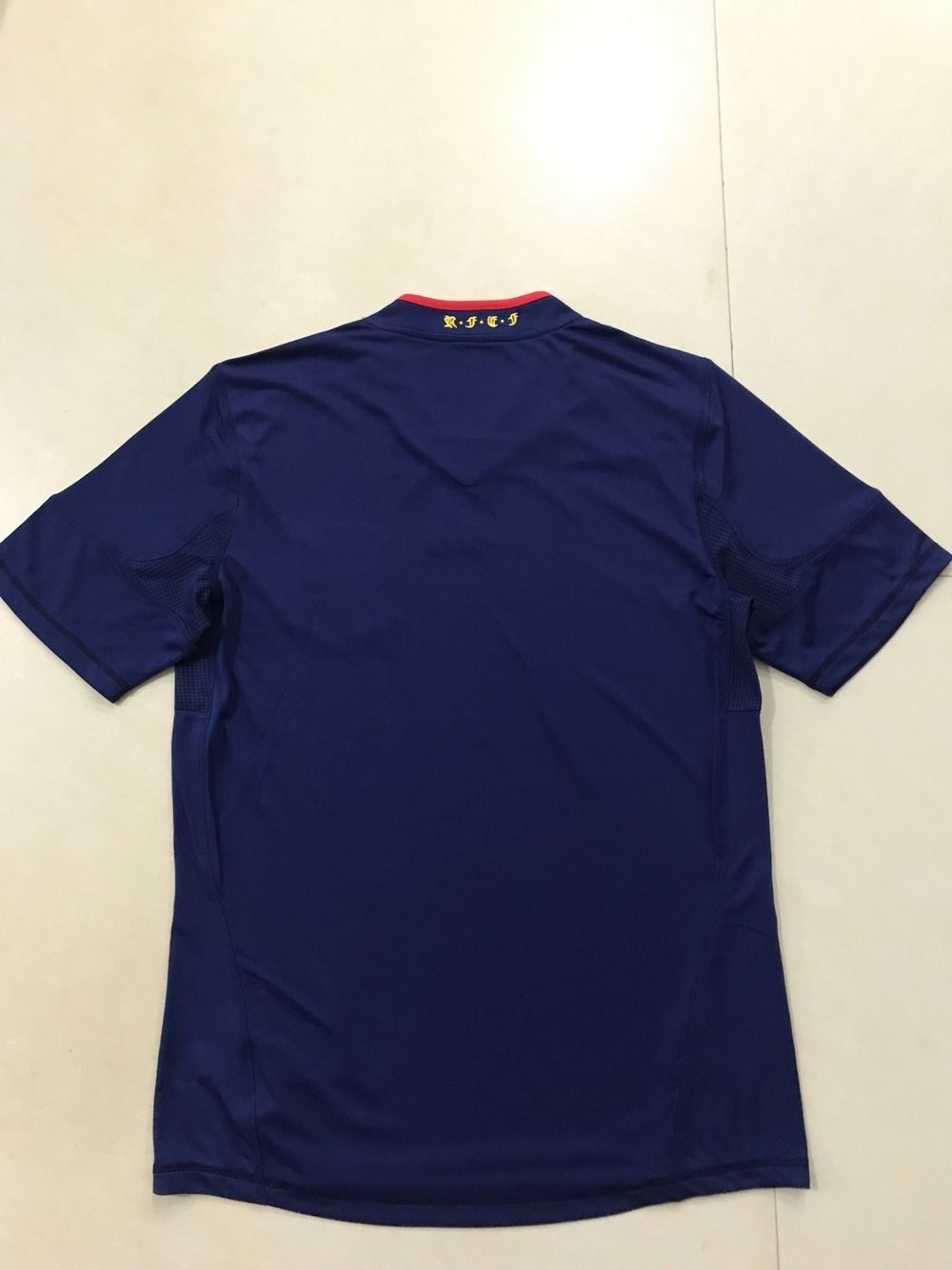 2010 Spain Away Plaer version Retro Jersey - leoleo123123