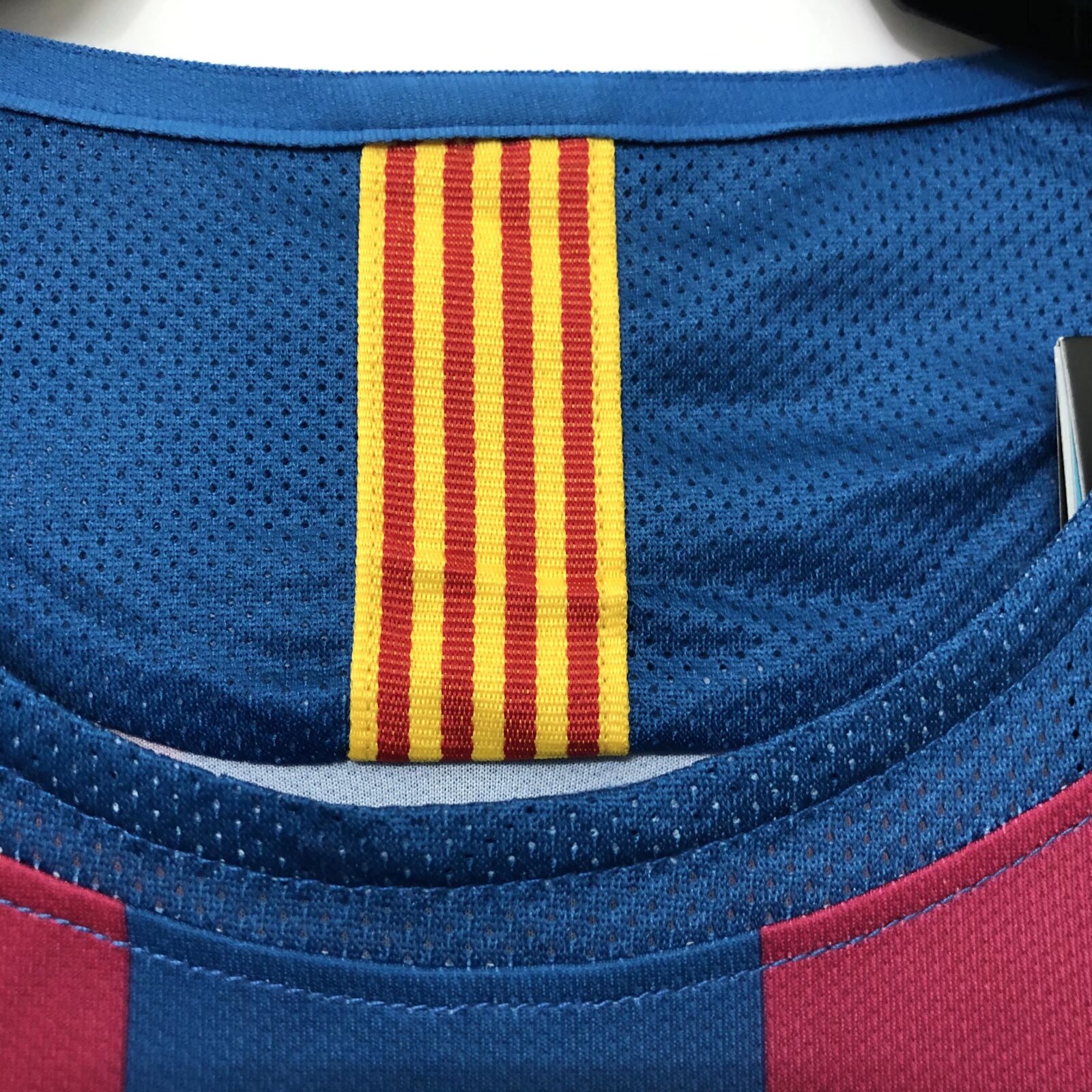 05/06 Barcelona Home Retro Jersey Liga Version Long Sleeve - leoleo123123