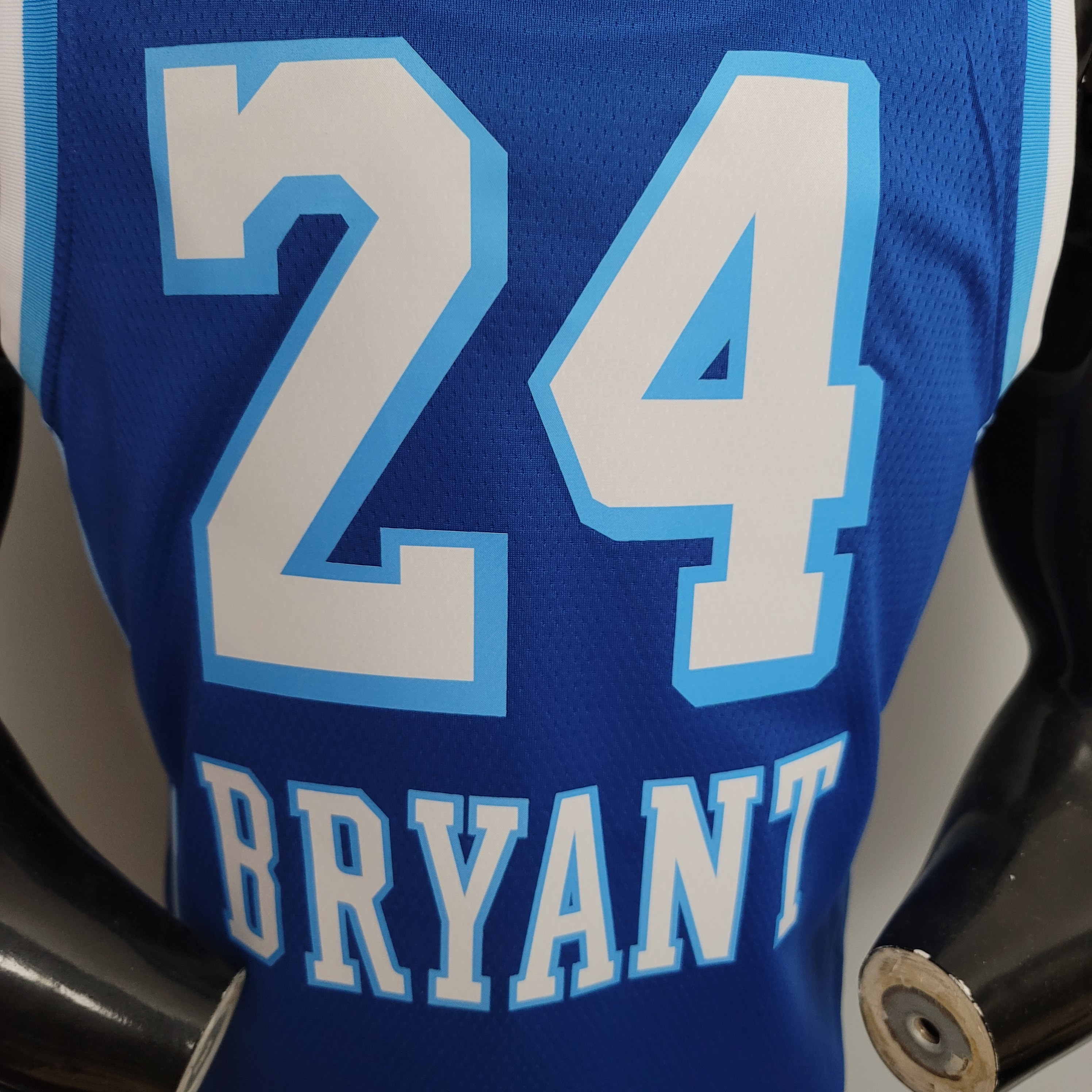 NBA Finals Men Los Angeles Lakers Retro in Latin #24 BRYANT Blue Round Neck Jersey High Quality Name and Number Print - leoleo123123