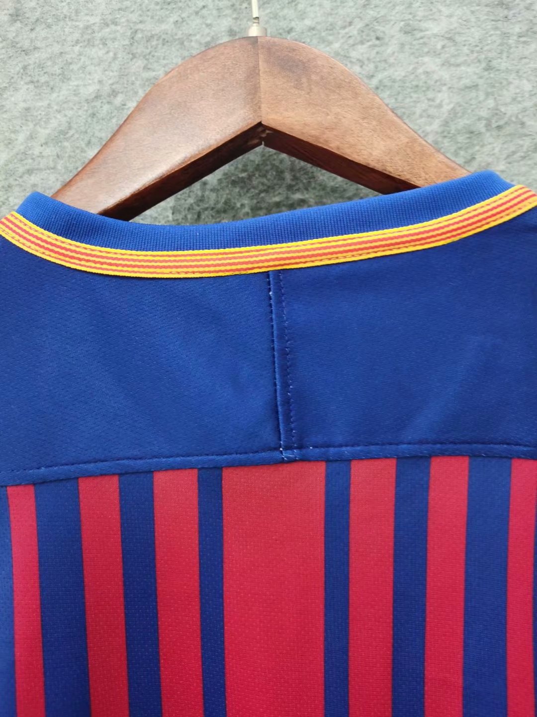 17/18 Barcelona Home Retro Jersey - leoleo123123