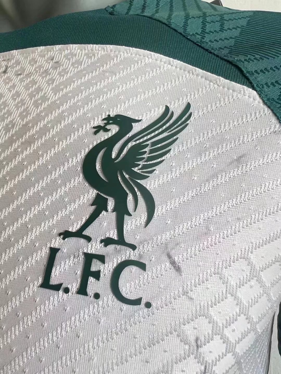 22/23 Liverpool White Training Jersey Player Version 1:1 Quality - leoleo123123