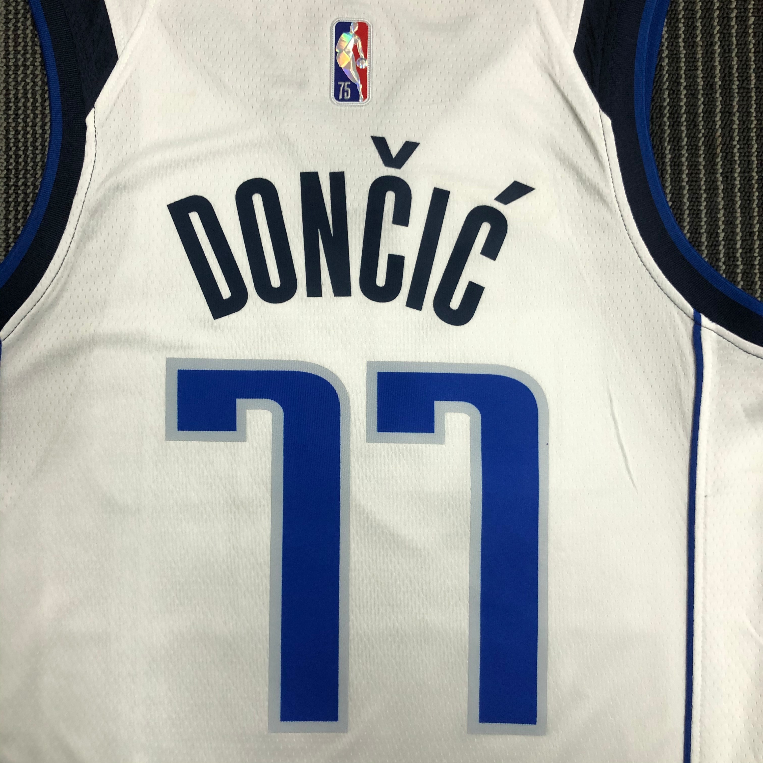 NBA Men 75th Anniversary Dallas Mavericks White #77 DONCIC Jersey High Quality Name and Number Print - leoleo123123