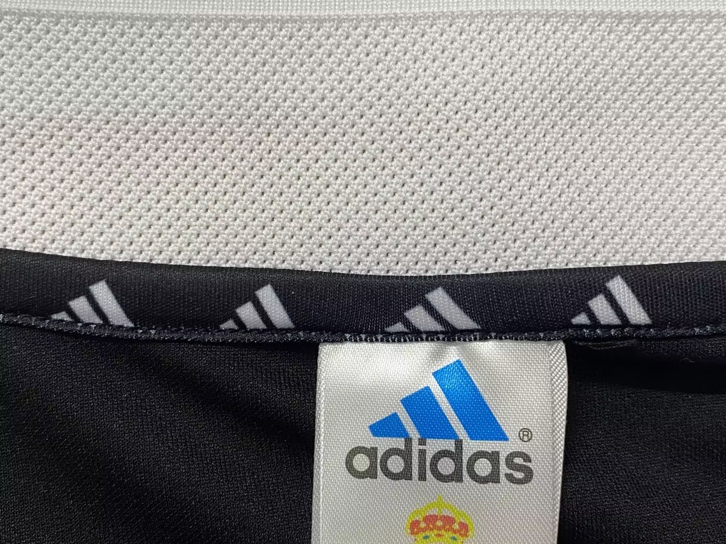 01/02 Real Madrid Away Retro Jersey - leoleo123123
