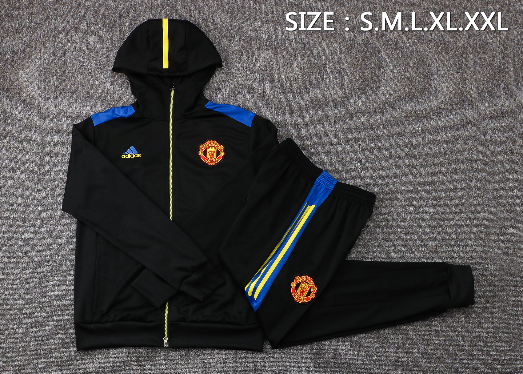 21/22 Man United Black Jacket Tracksuit with Cap Thai Quality - leoleo123123
