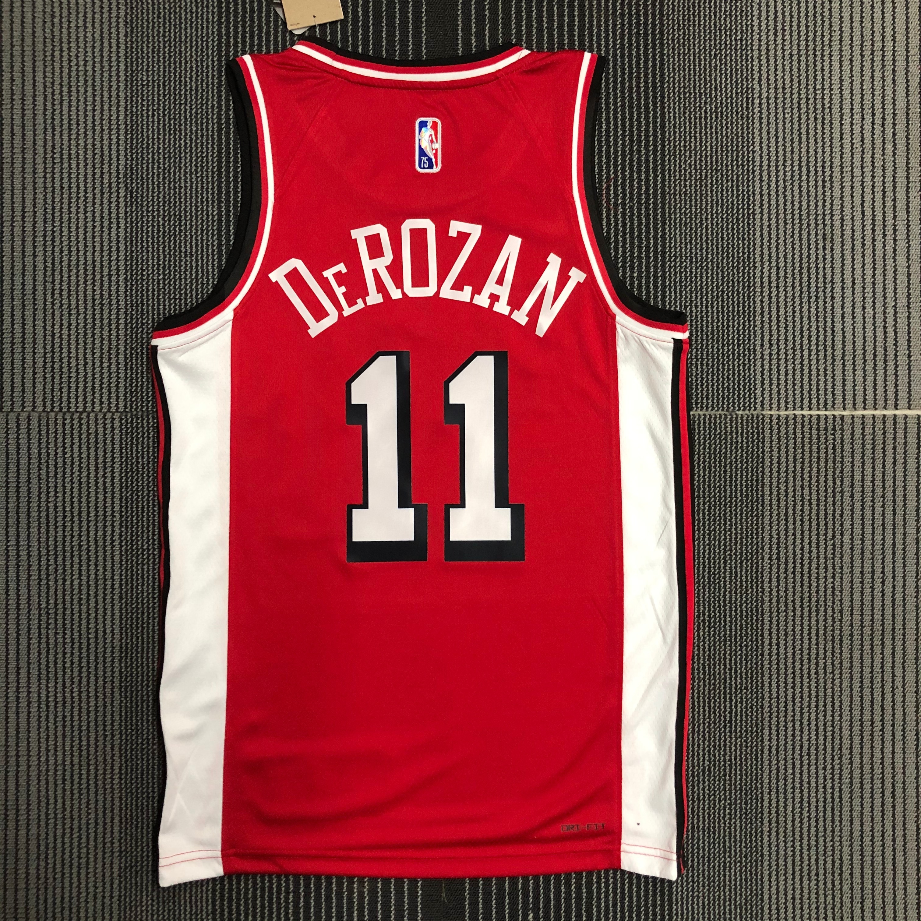 NBA Men 75th Anniversary Season 2022 Chicago Bulls Red #11 DEROZAN Jersey High Quality Name and Number Print - leoleo123123