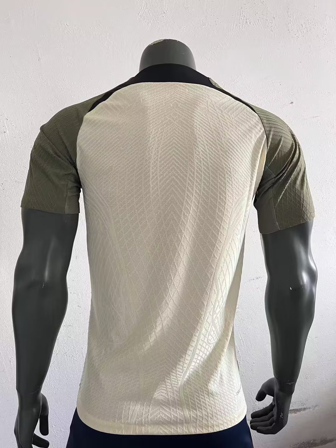 23/24 BarcelonaTraining Jersey Player Version 1:1 Quality - leoleo123123