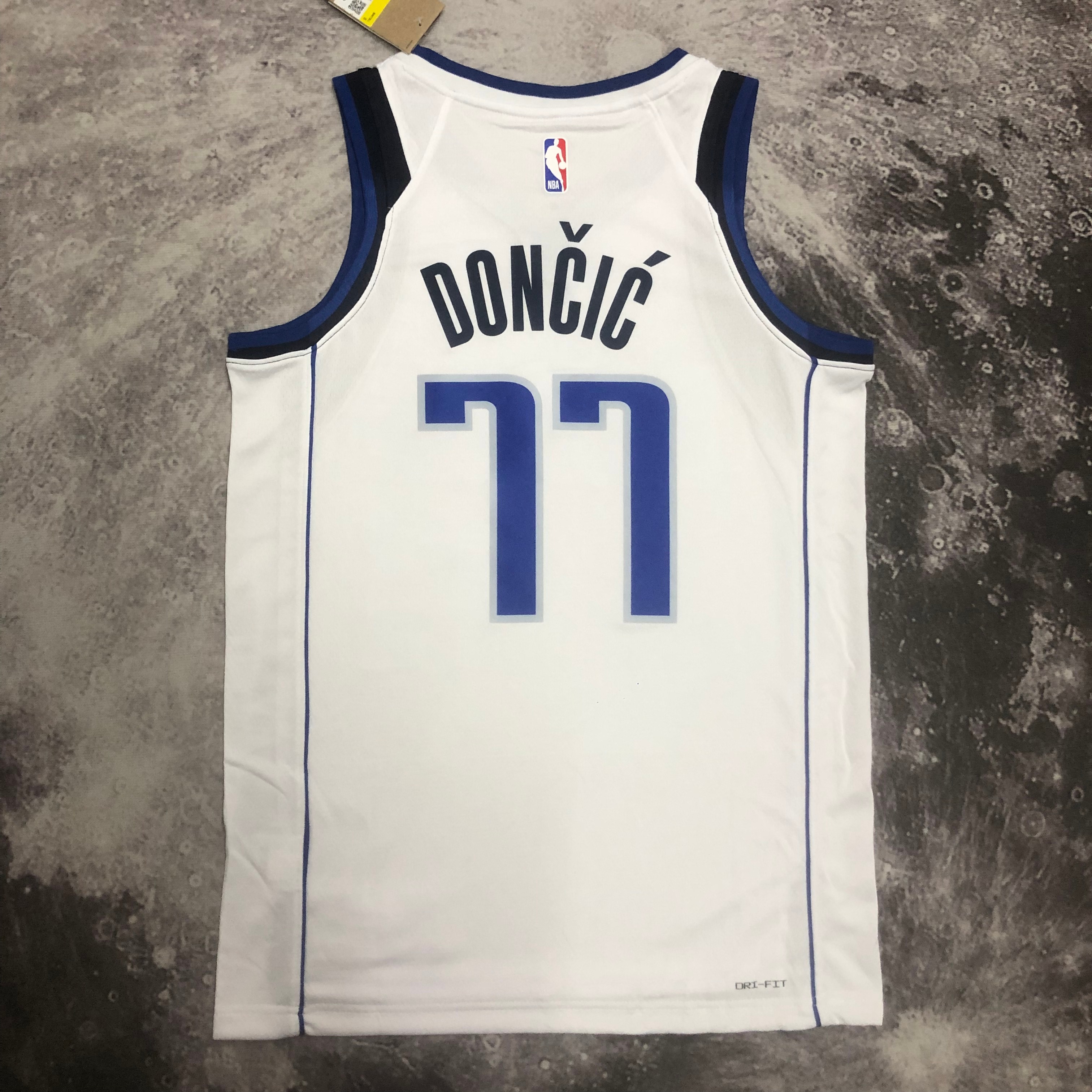 NBA Men 2023 Dallas Mavericks White #77 DONCIC Jersey High Quality Name and Number Print - leoleo123123