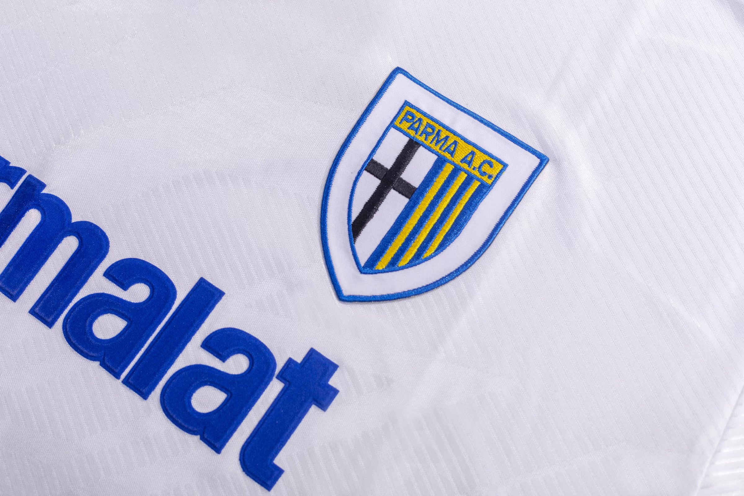 93/95 Parma Away Retro Jersey Thai Quality - leoleo123123