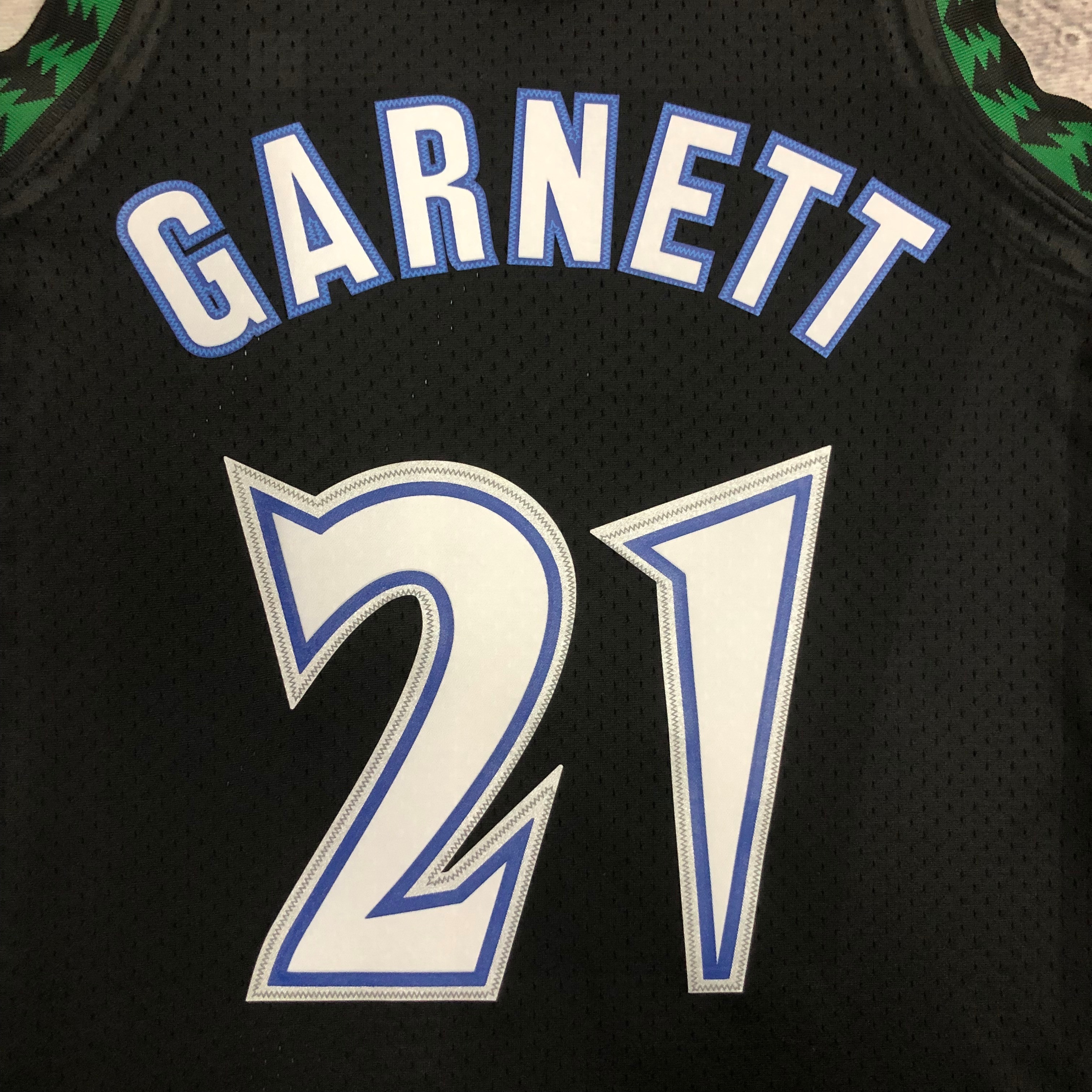 NBA Men 97-98 Minnesota Timberwolves Black #0 GARNETT Classics Swingman Jersey - leoleo123123