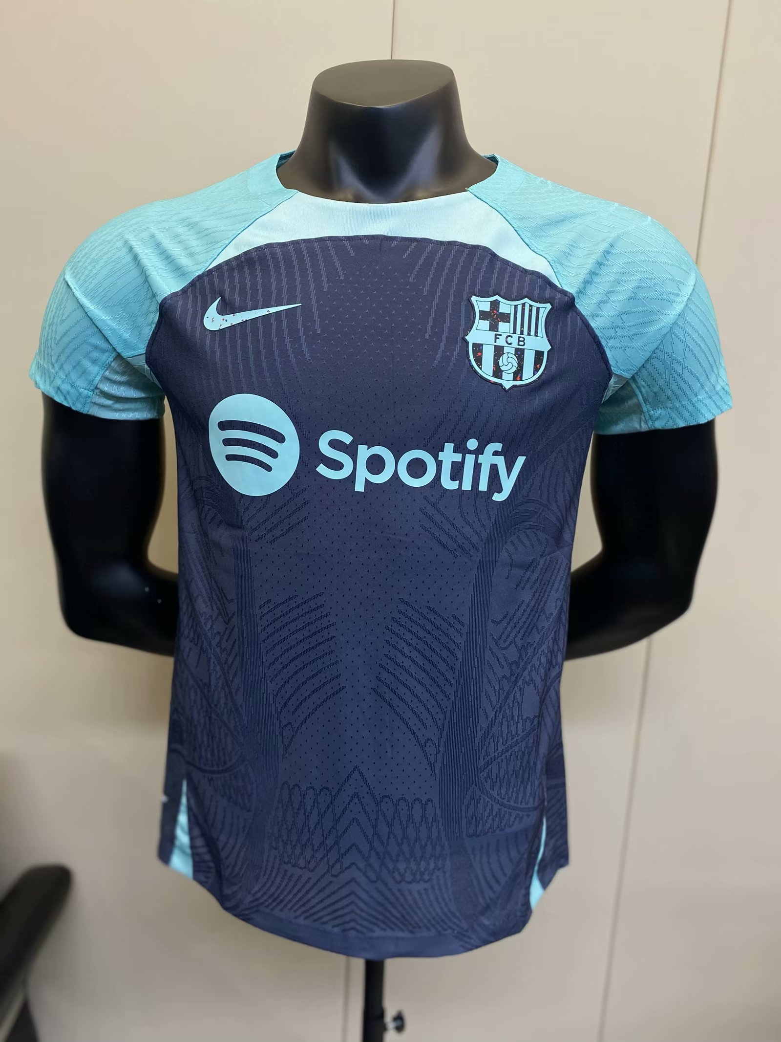 23/24 Barcelona Training Jersey Player Version 1:1 Quality - leoleo123123