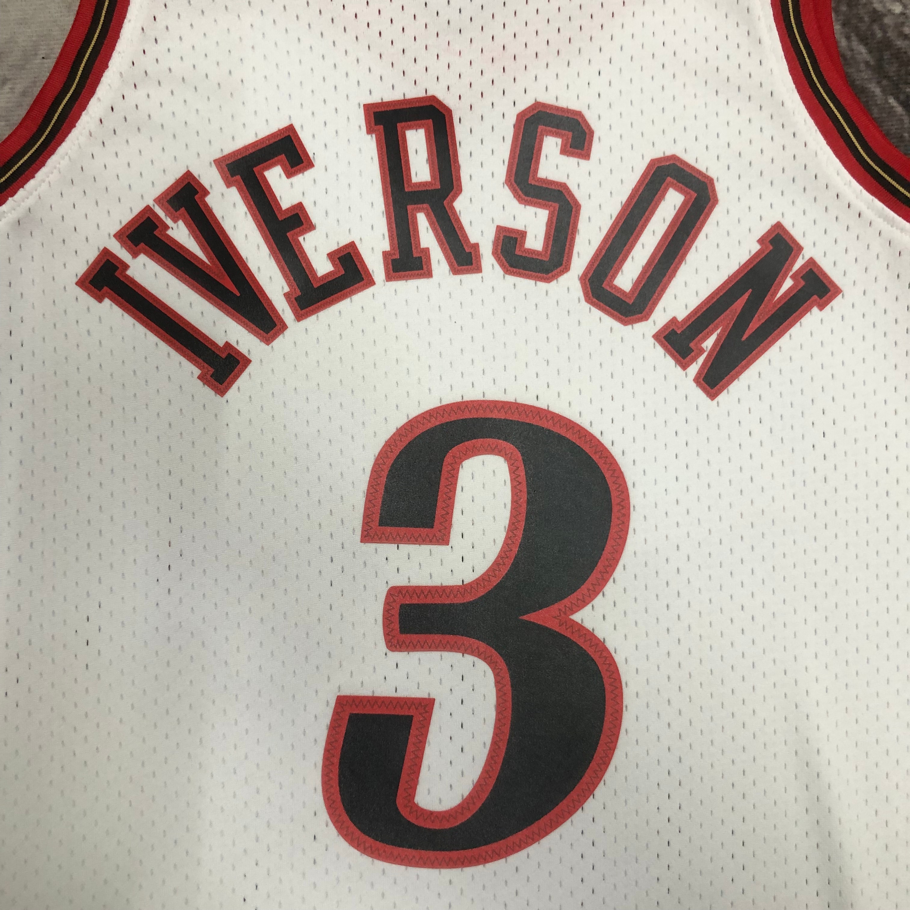 NBA Men 97-98 Philadelphia 76ers White #3 IVERSON Classics Swingman Jersey - leoleo123123