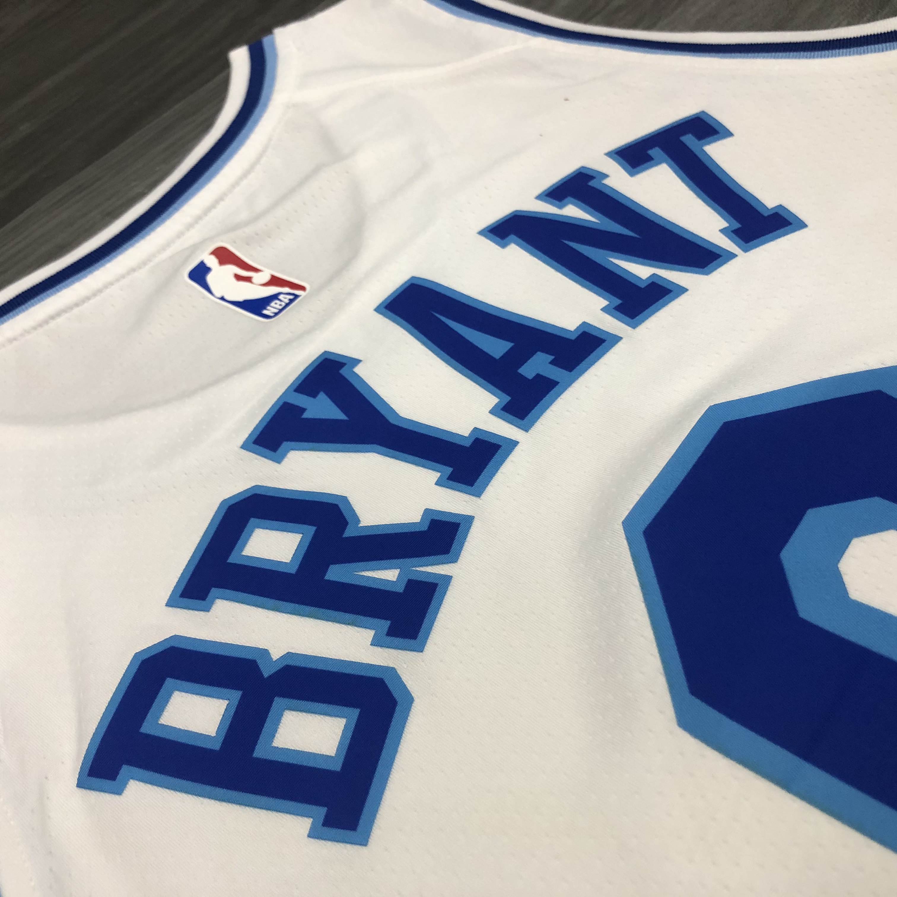 NBA Men Los Angeles Lakers Retro in Latin #8 BRYANT white Round Neck Jersey High Quality Name and Number Print - leoleo123123