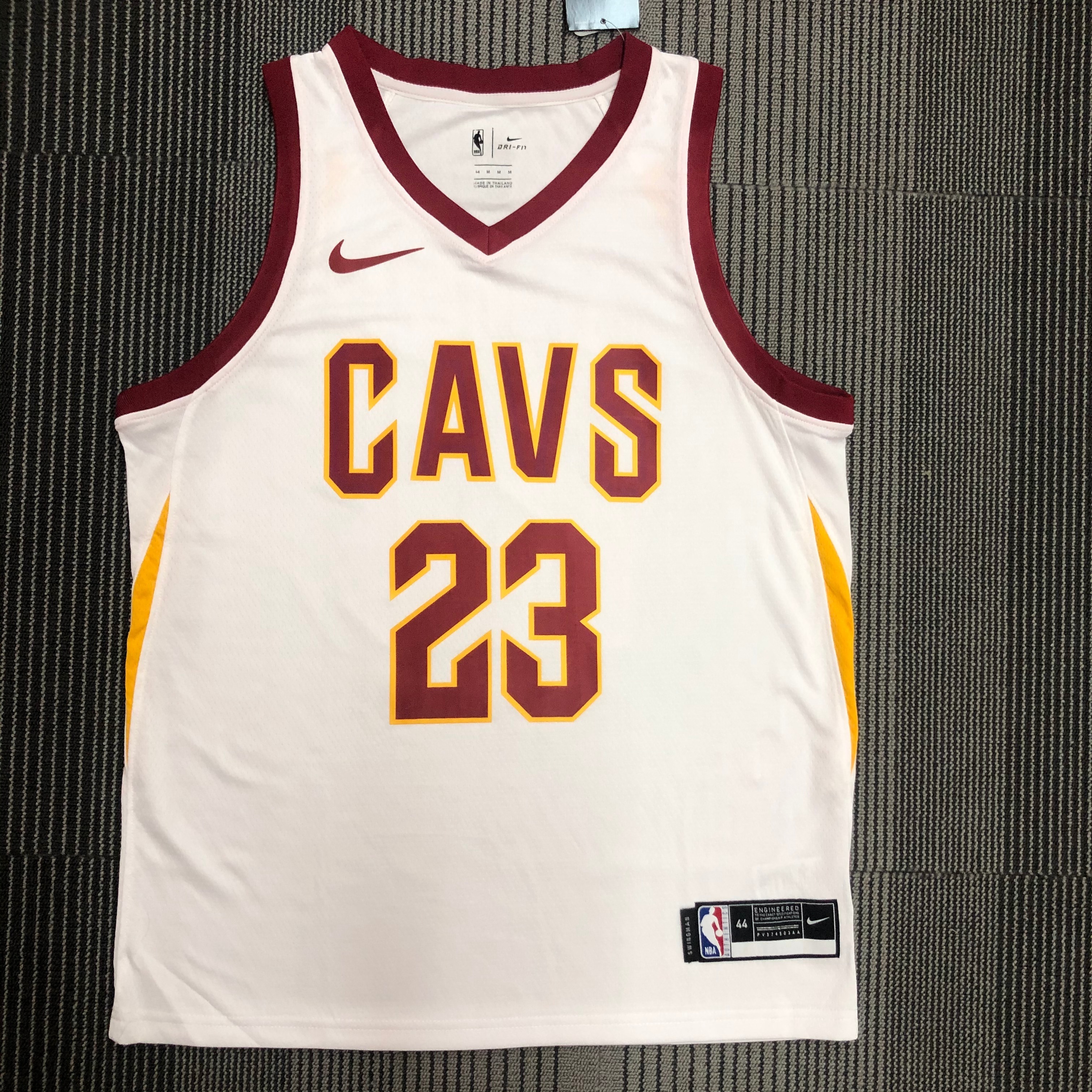 NBA Men Cleveland Cavaliers White #23 JAMES Jersey High Quality Name and Number Print - leoleo123123