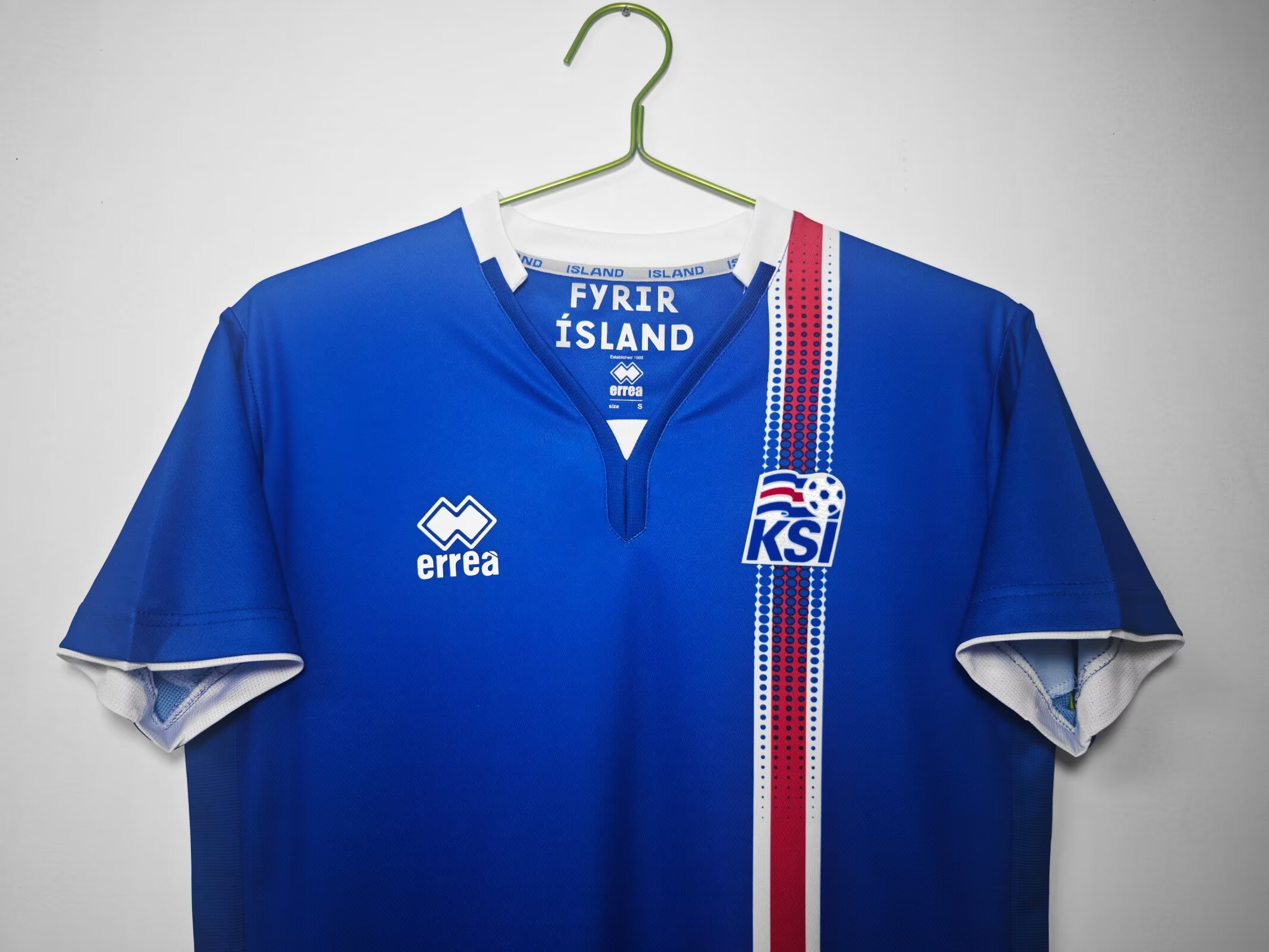 16/17 Iceland Home Retro Jersey - leoleo123123