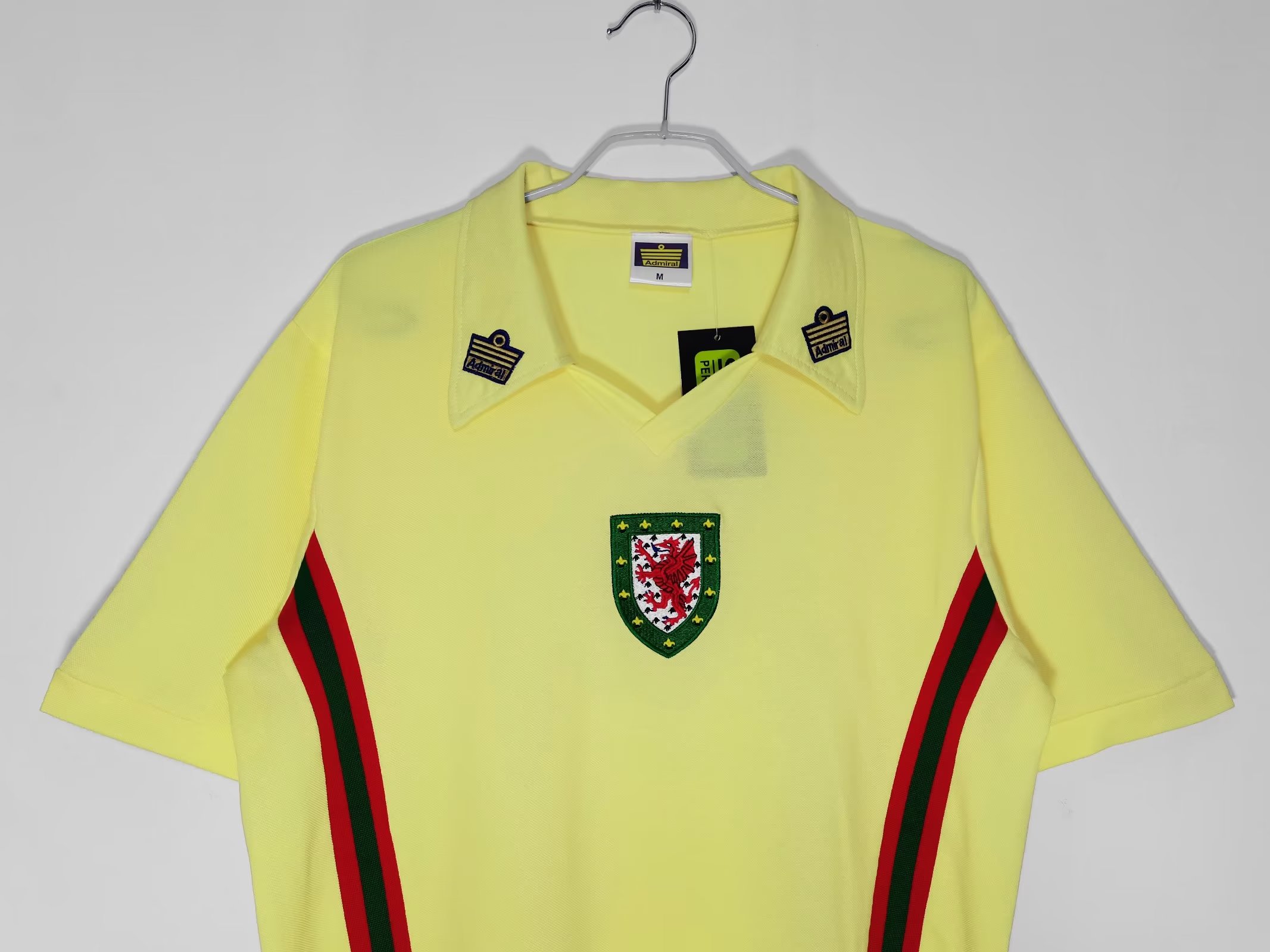 76/79 Welsh Away Retro Jersey Fans Version - leoleo123123