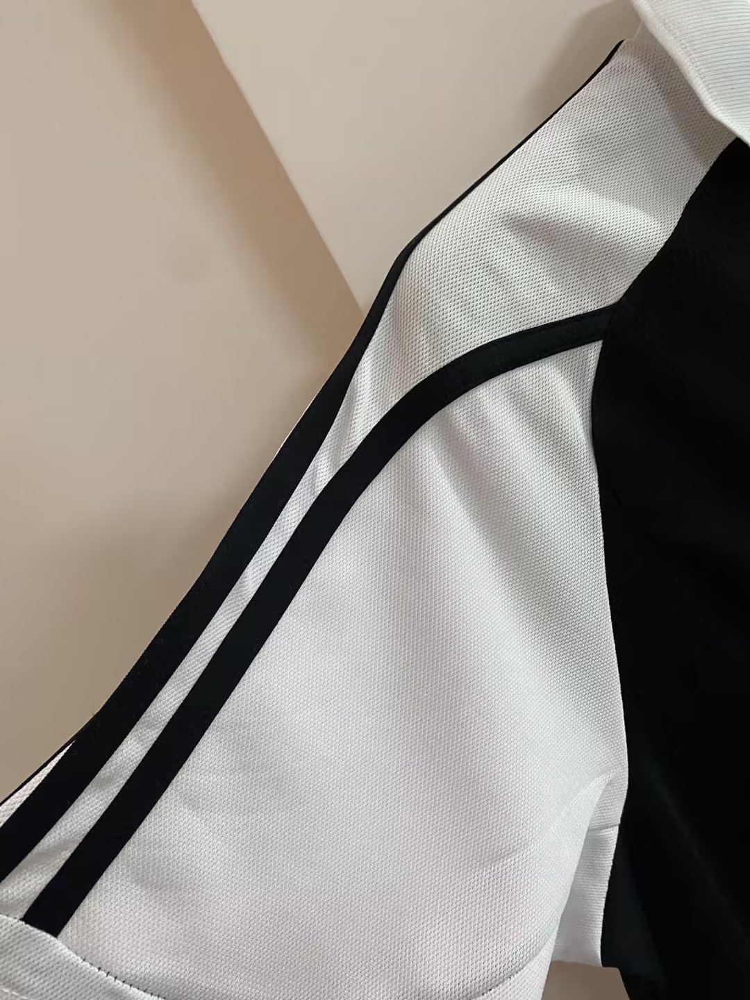 01/02 Real Madrid Away Retro Jersey - leoleo123123