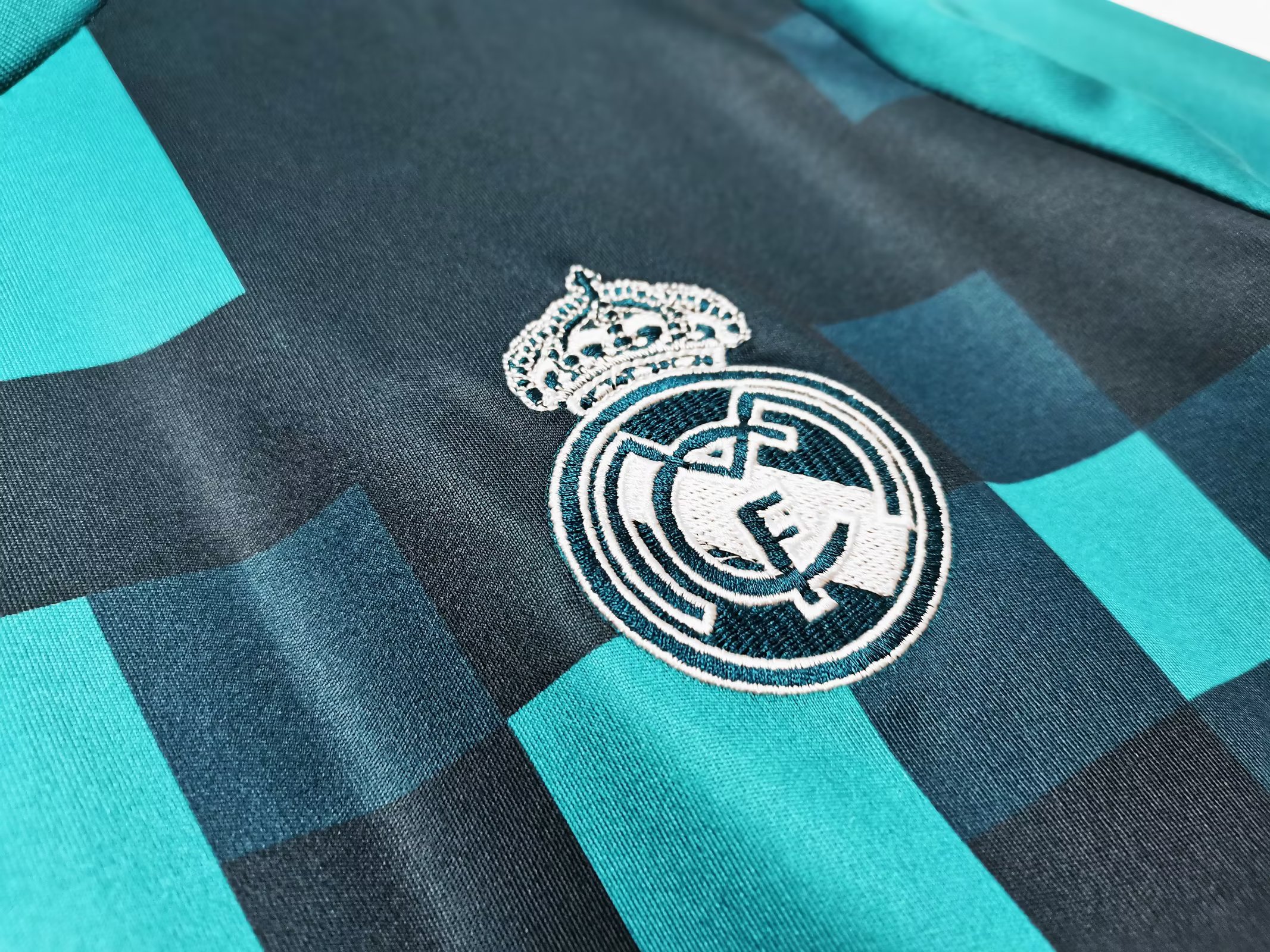 17/18 Real Madrid Third Retro Jersey Long Sleeve - leoleo123123
