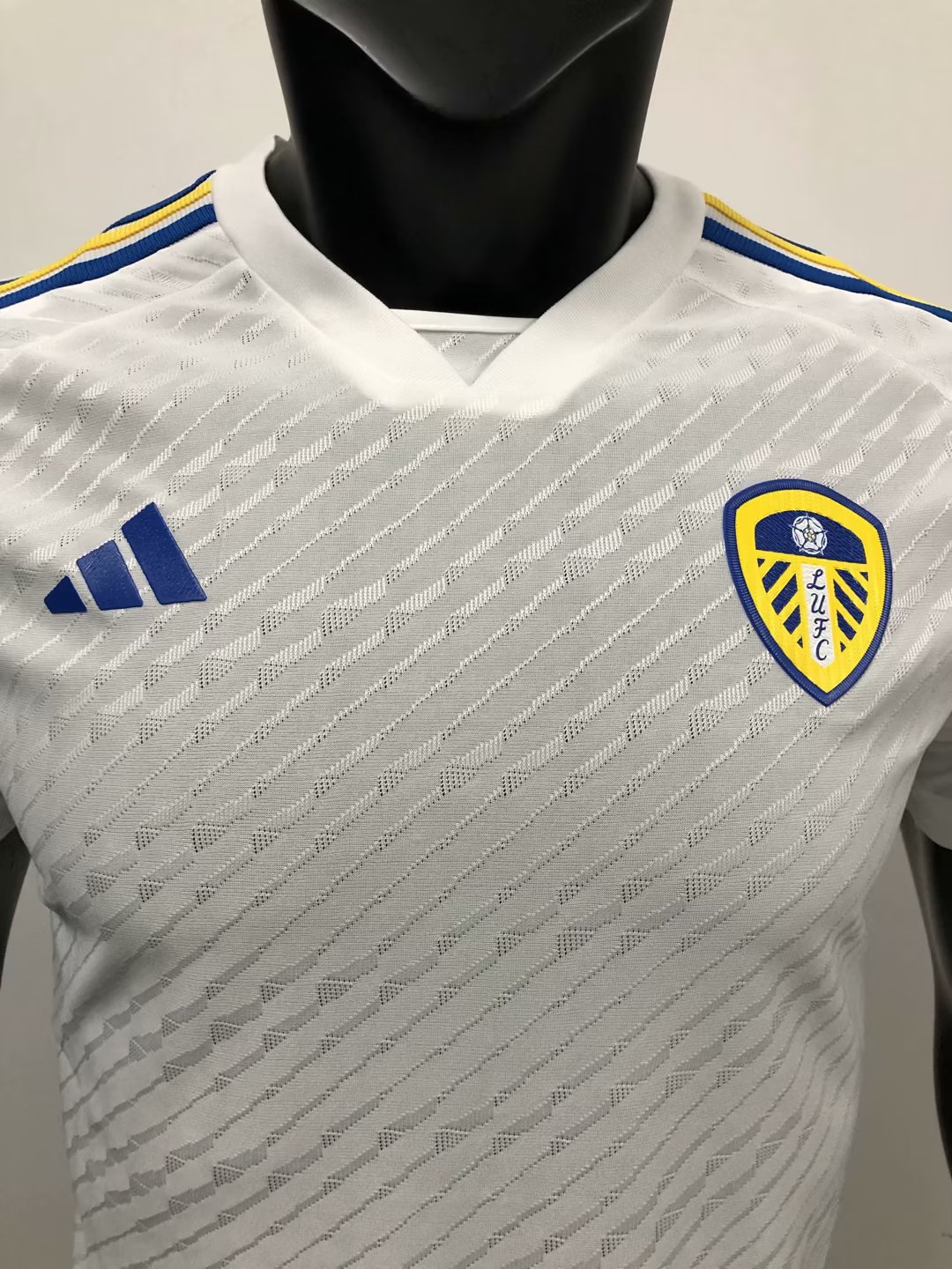 23/24 Leeds United F.C Home Jersey Player Version Thai Quality - leoleo123123