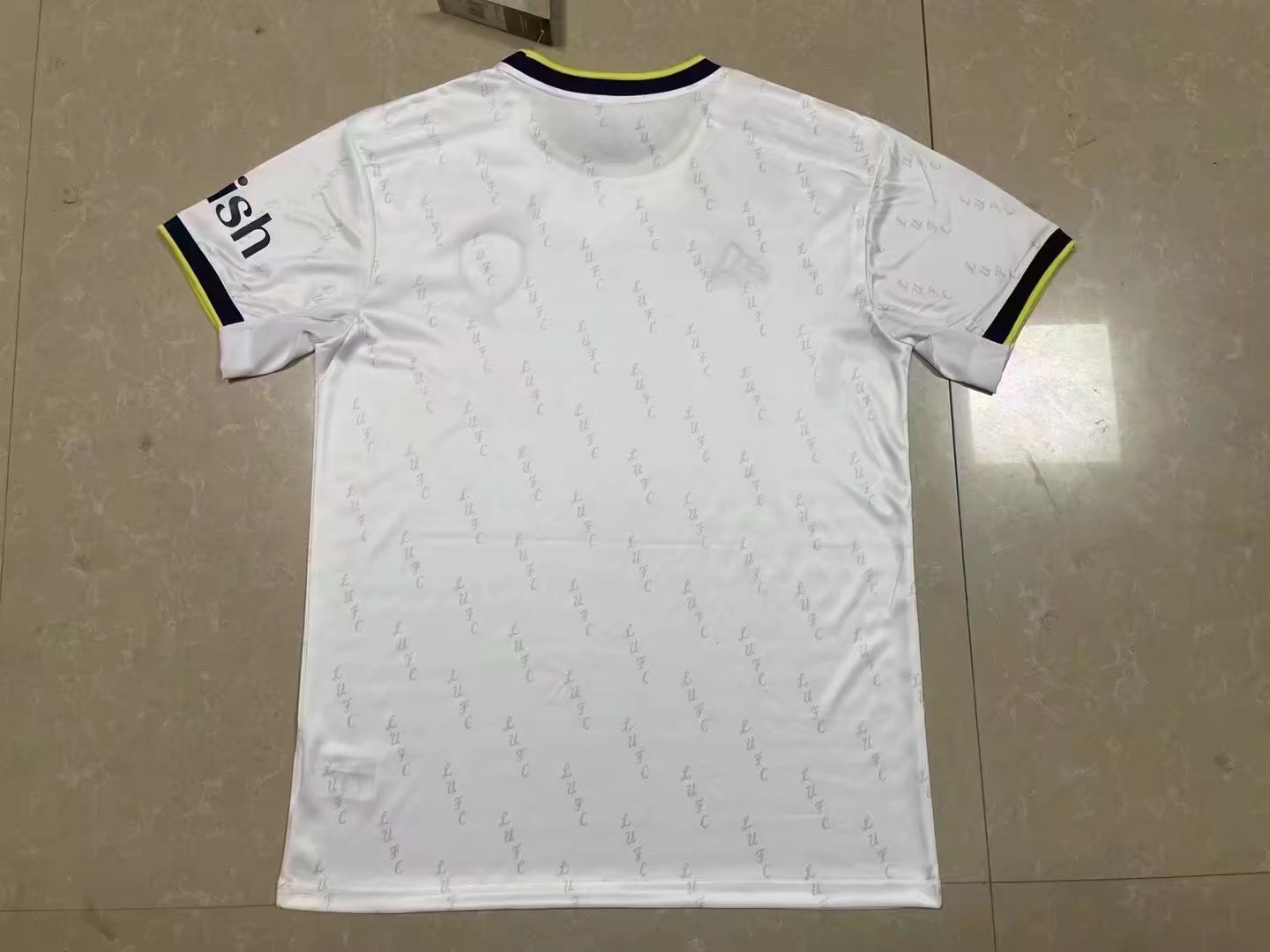 22/23 Leeds United F.C Home Jersey Fans Version Thai Quality - leoleo123123
