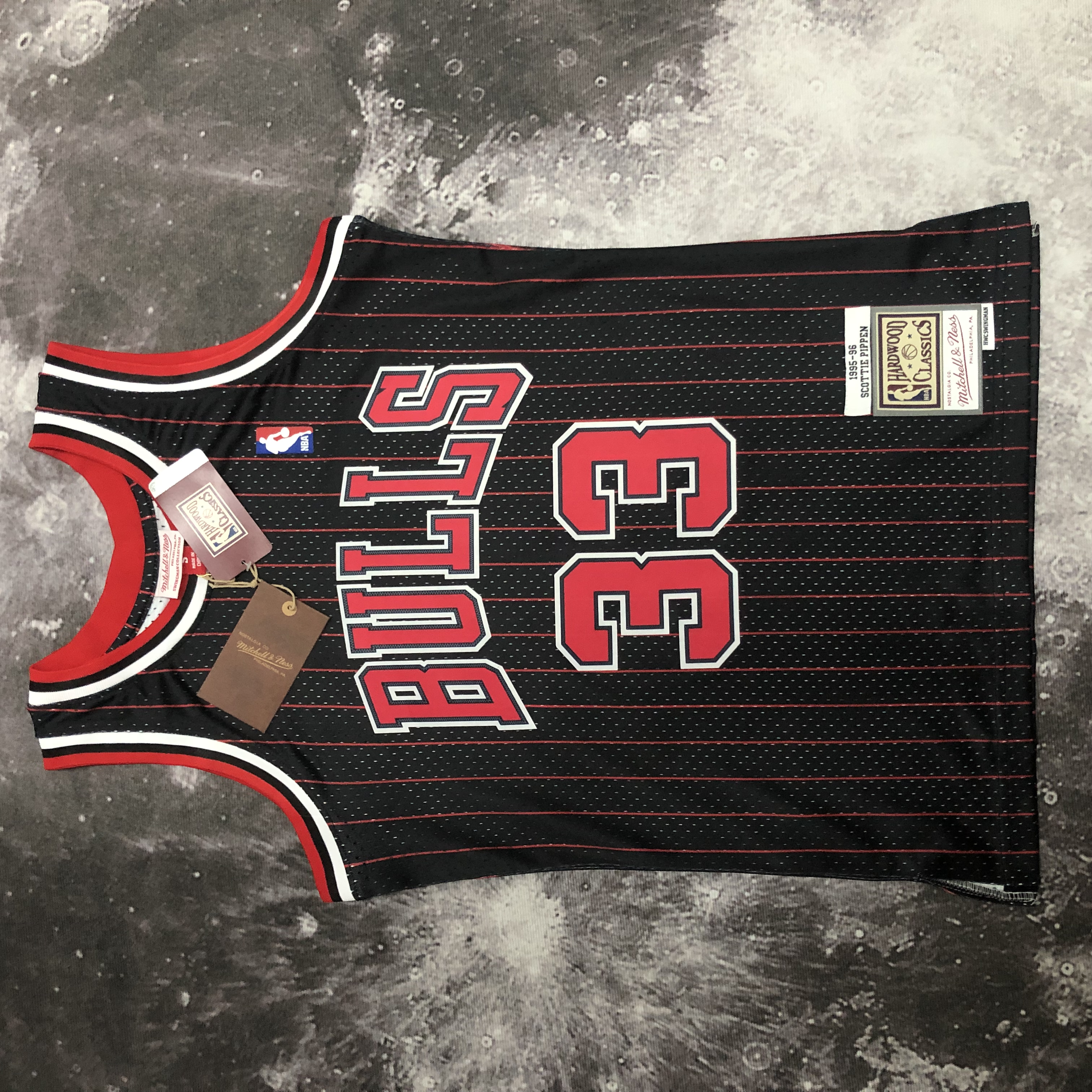 NBA Men Season 1996 Retro Chicago Bulls Black Stripe #33 PIPPEN Jersey High Quality Name and Number Print - leoleo123123