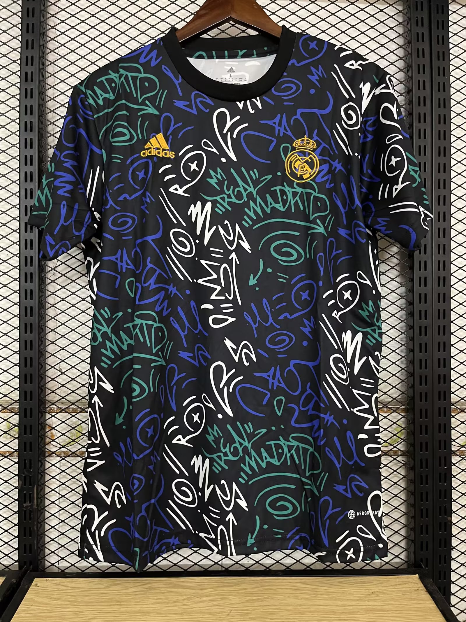 22/23 Real Madrid Training Jersey Fan Version - leoleo123123