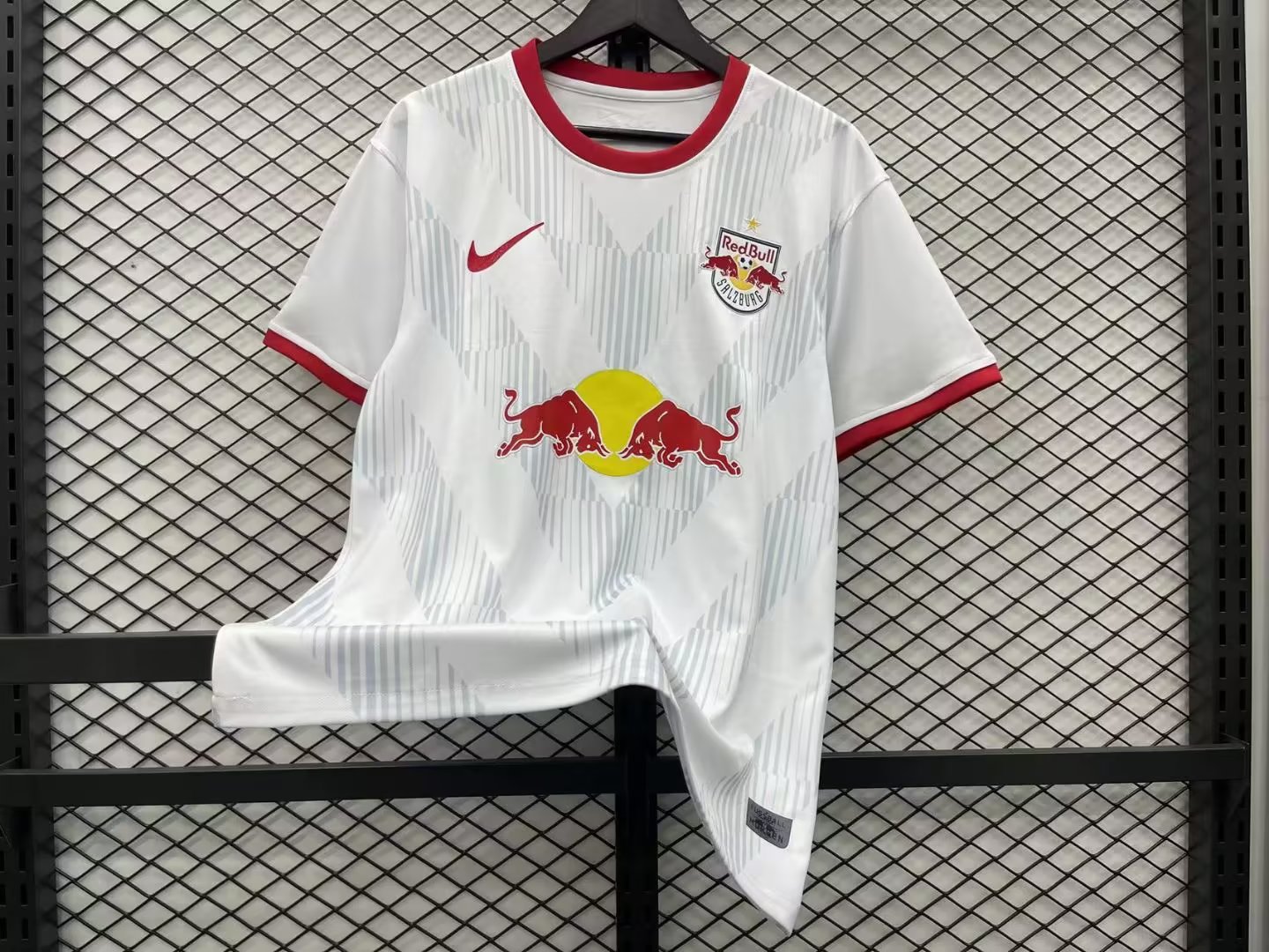 23/24 Red Bull Salzburg Home Jersey Thai Quality - leoleo123123