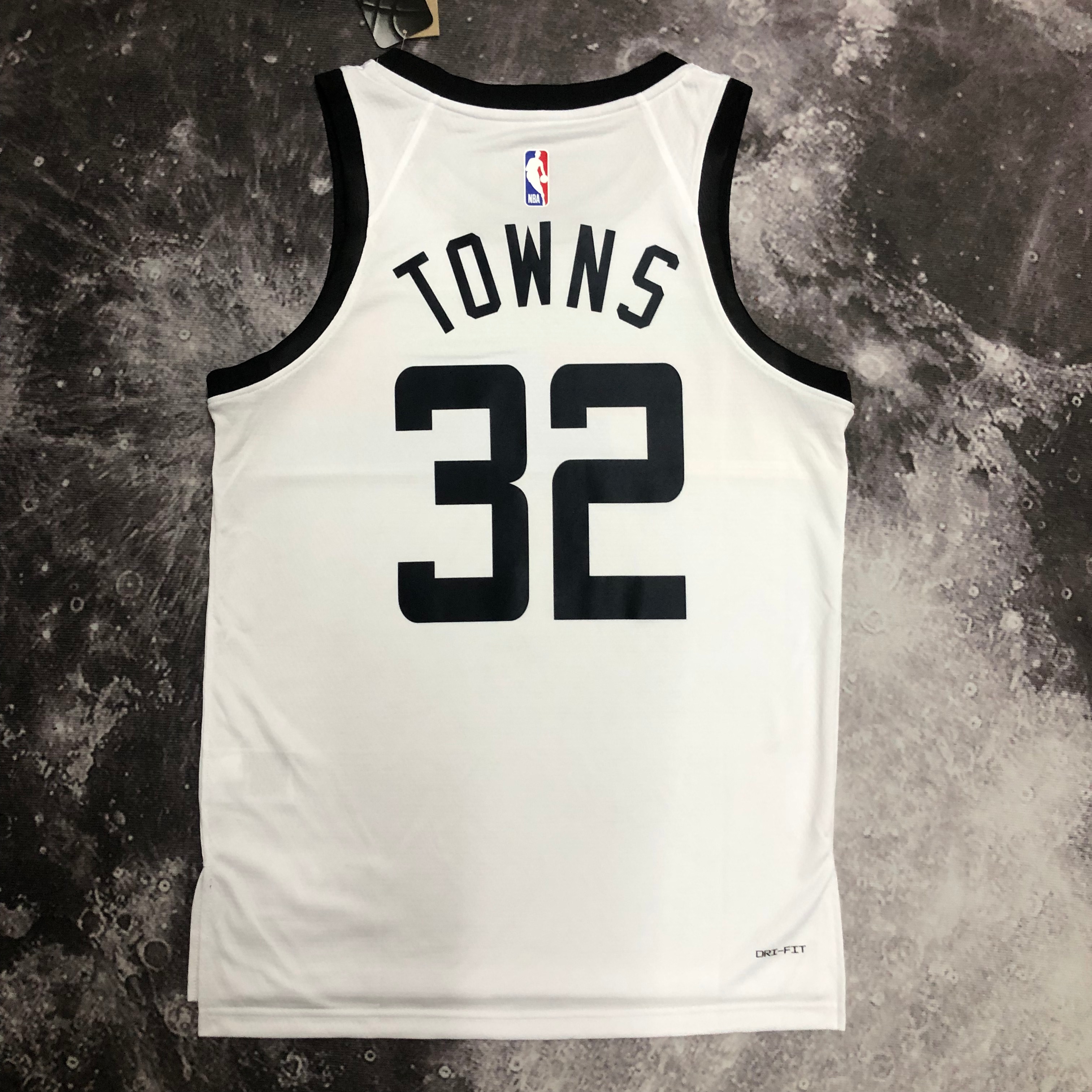 NBA Men Season 2023 Minnesota Timberwolves White #32 TOWNS Jersey High Quality Name and Number Print - leoleo123123