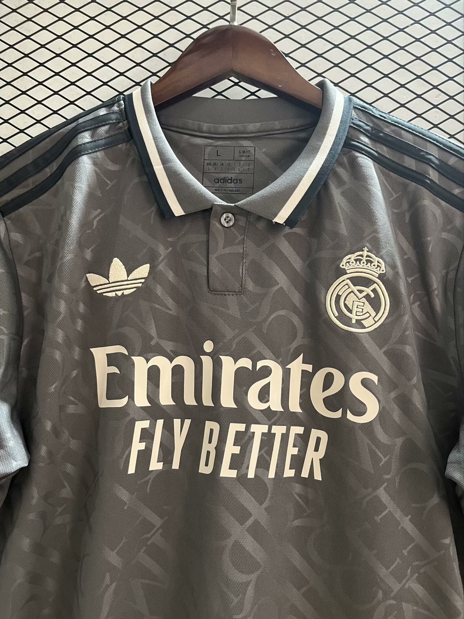 24/25 Real Madrid Special Jersey Fan Version - leoleo123123
