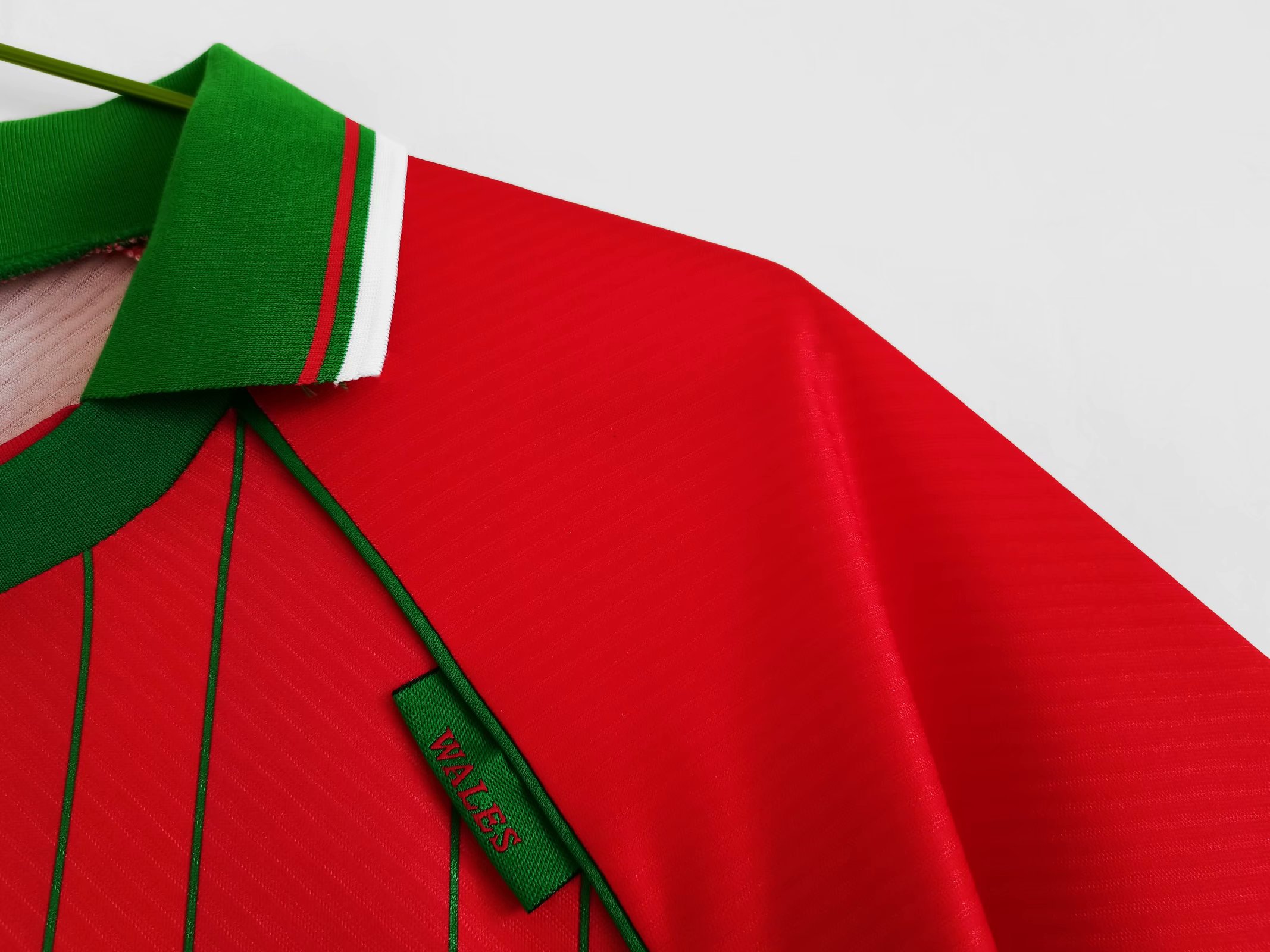 94/96 Welsh Home Retro Jersey Fans Version - leoleo123123